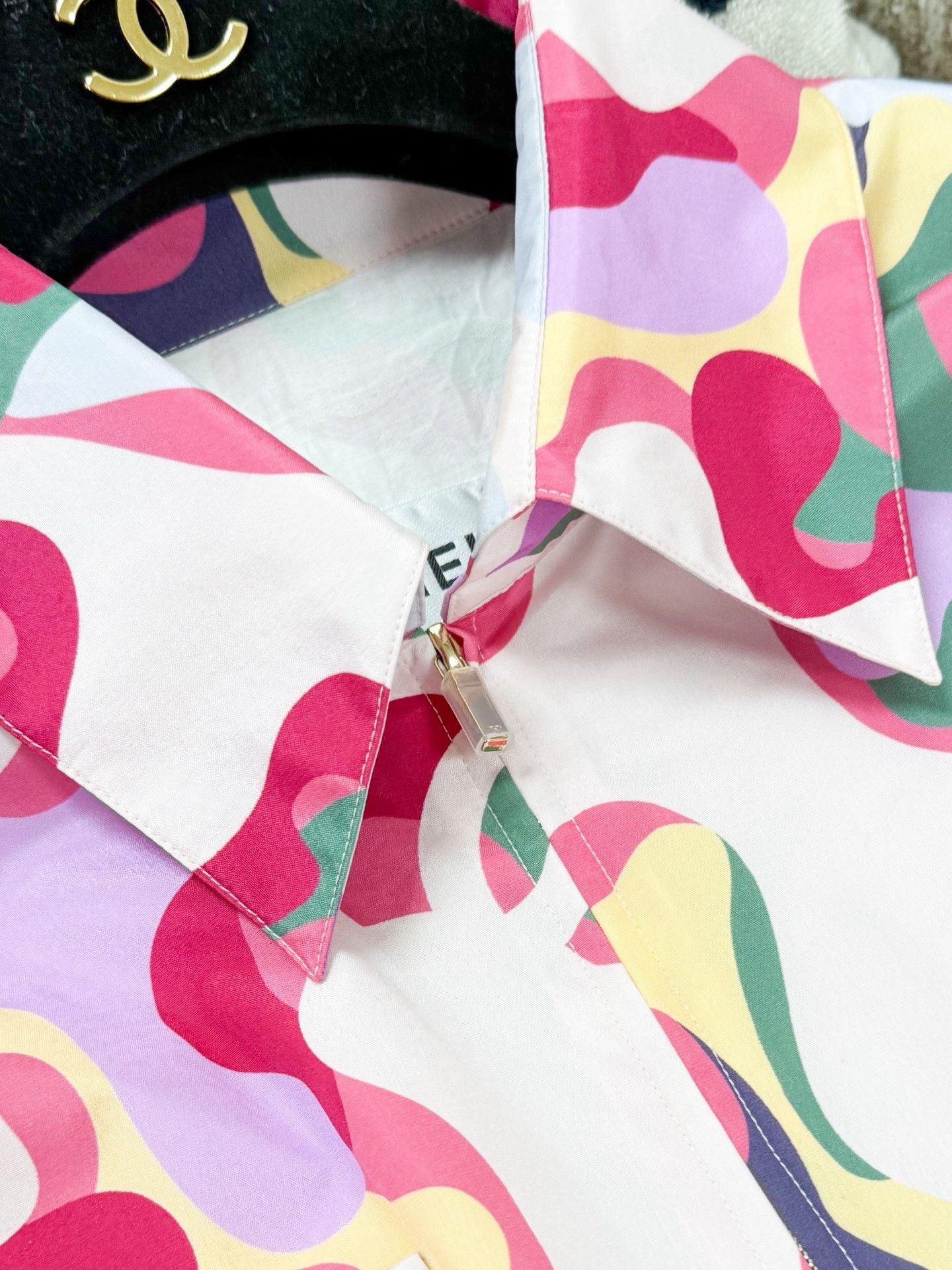 Chanel Chanel Colorful Camouflage Double C Windbreaker Size XS / US 0-2 / IT 36-38 - 5 Thumbnail