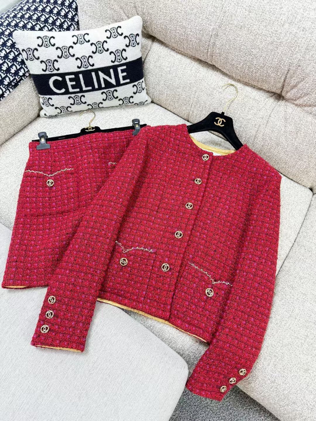 Chanel Chanel Red Plaid Tweed Gold C Button Coat Size S / US 4 / IT 40 - 2 Thumbnail