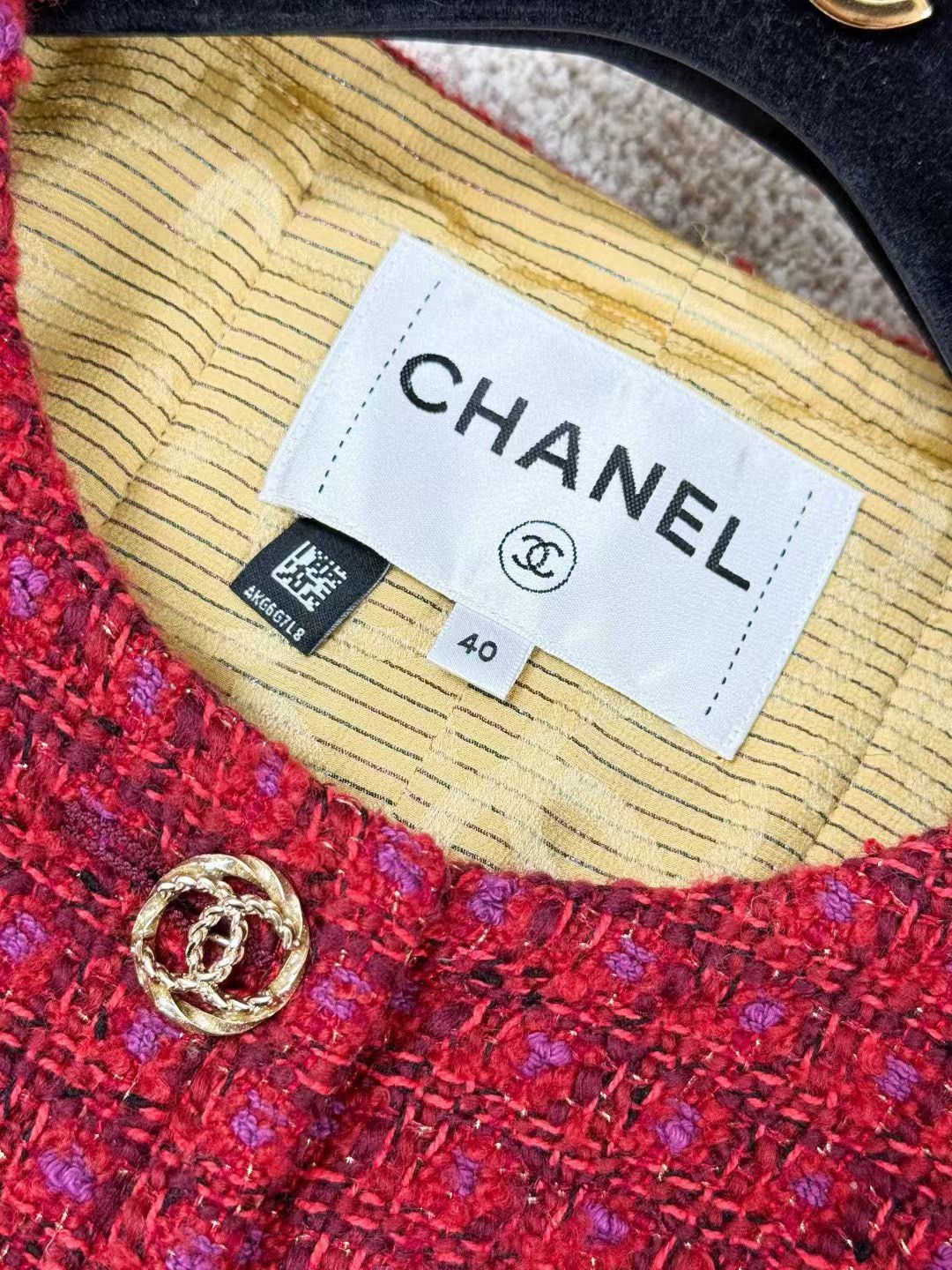 Chanel Chanel Red Plaid Tweed Gold C Button Coat Size S / US 4 / IT 40 - 5 Thumbnail