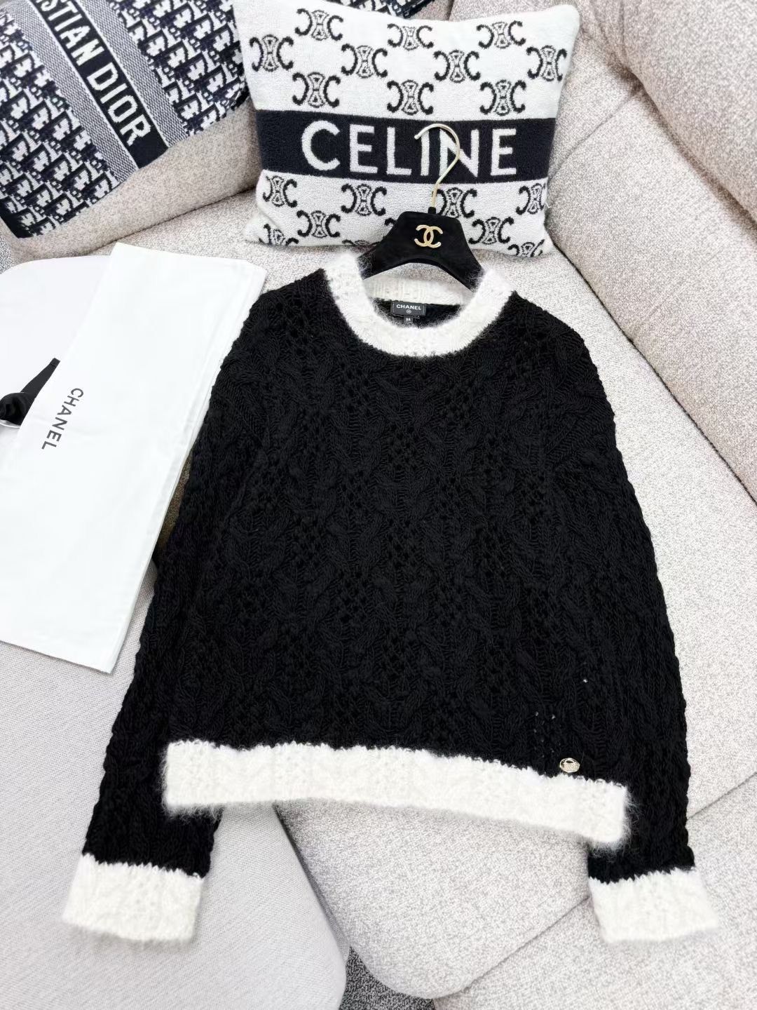 Chanel Chanel Color-Blocked Openwork Fuzzy Sweater Size XXS / US 00 / IT 34 - 2 Thumbnail