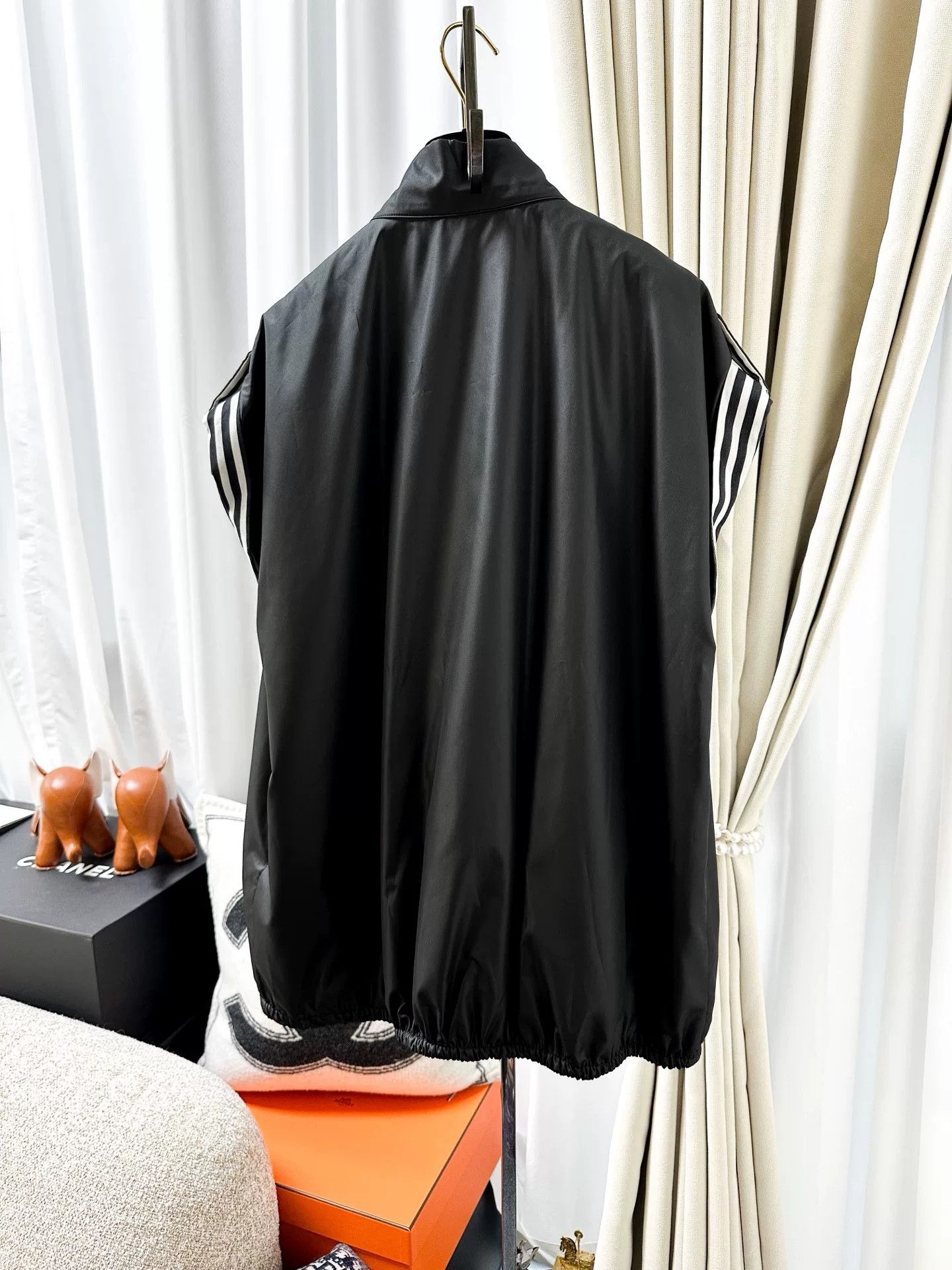 Chanel Chanel 24M Coco Beach Black Vest Size M / US 6-8 / IT 42-44 - 3 Thumbnail