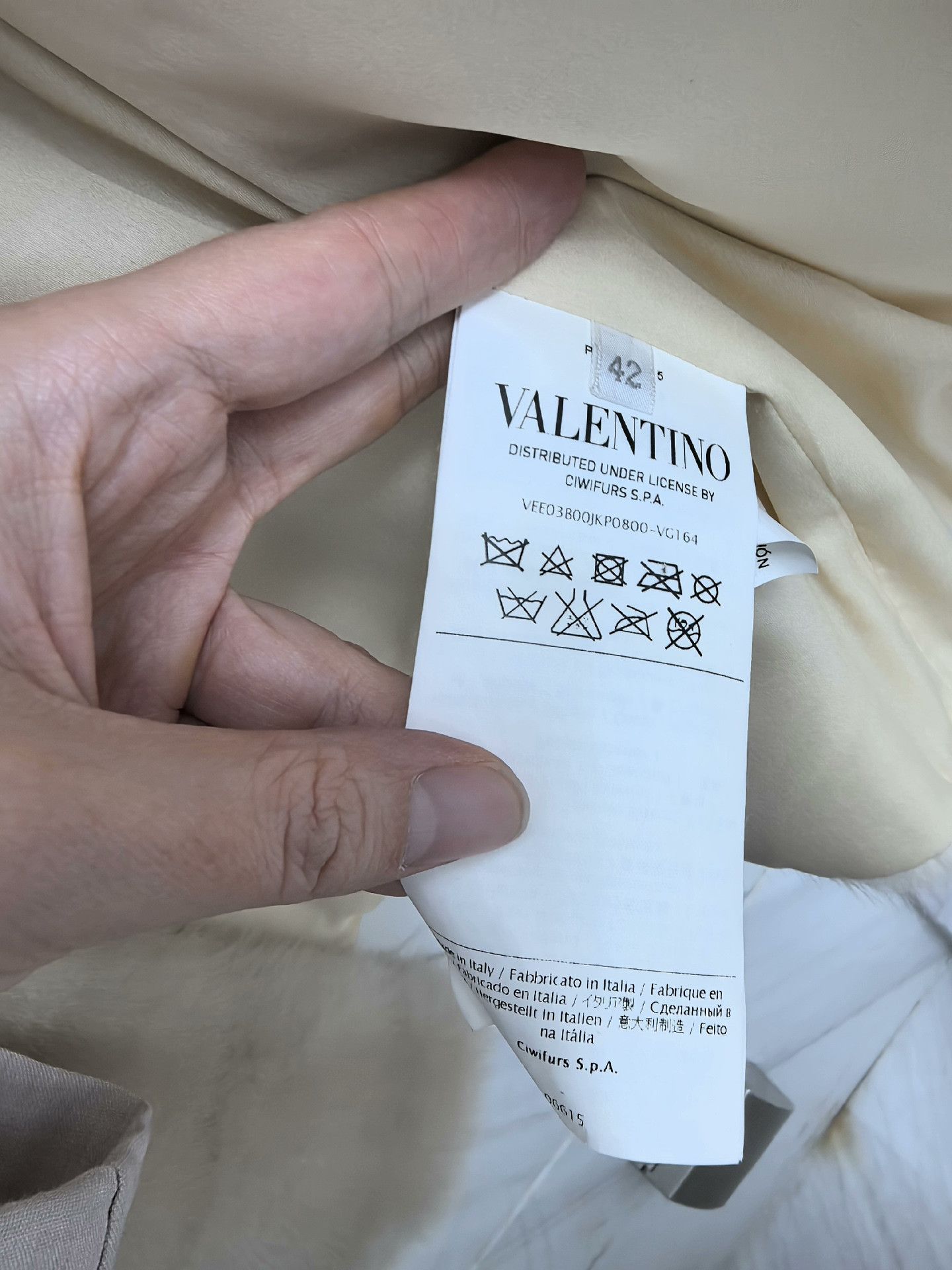 Valentino Valentino Cream Fur with Lace Detailing Size M / US 6-8 / IT 42-44 - 4 Thumbnail