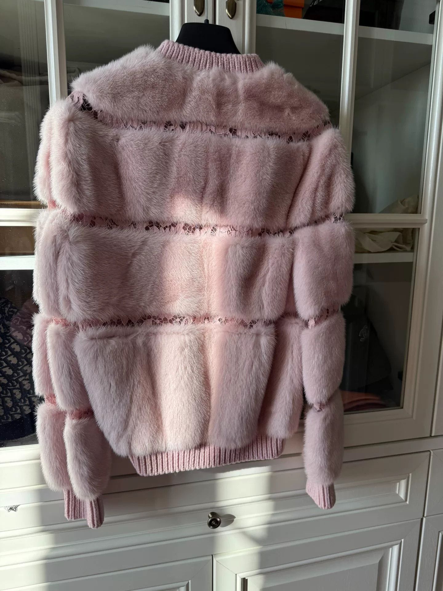 Valentino Valentino Pink Cropped Fur Coat Size S / US 4 / IT 40 - 2 Thumbnail