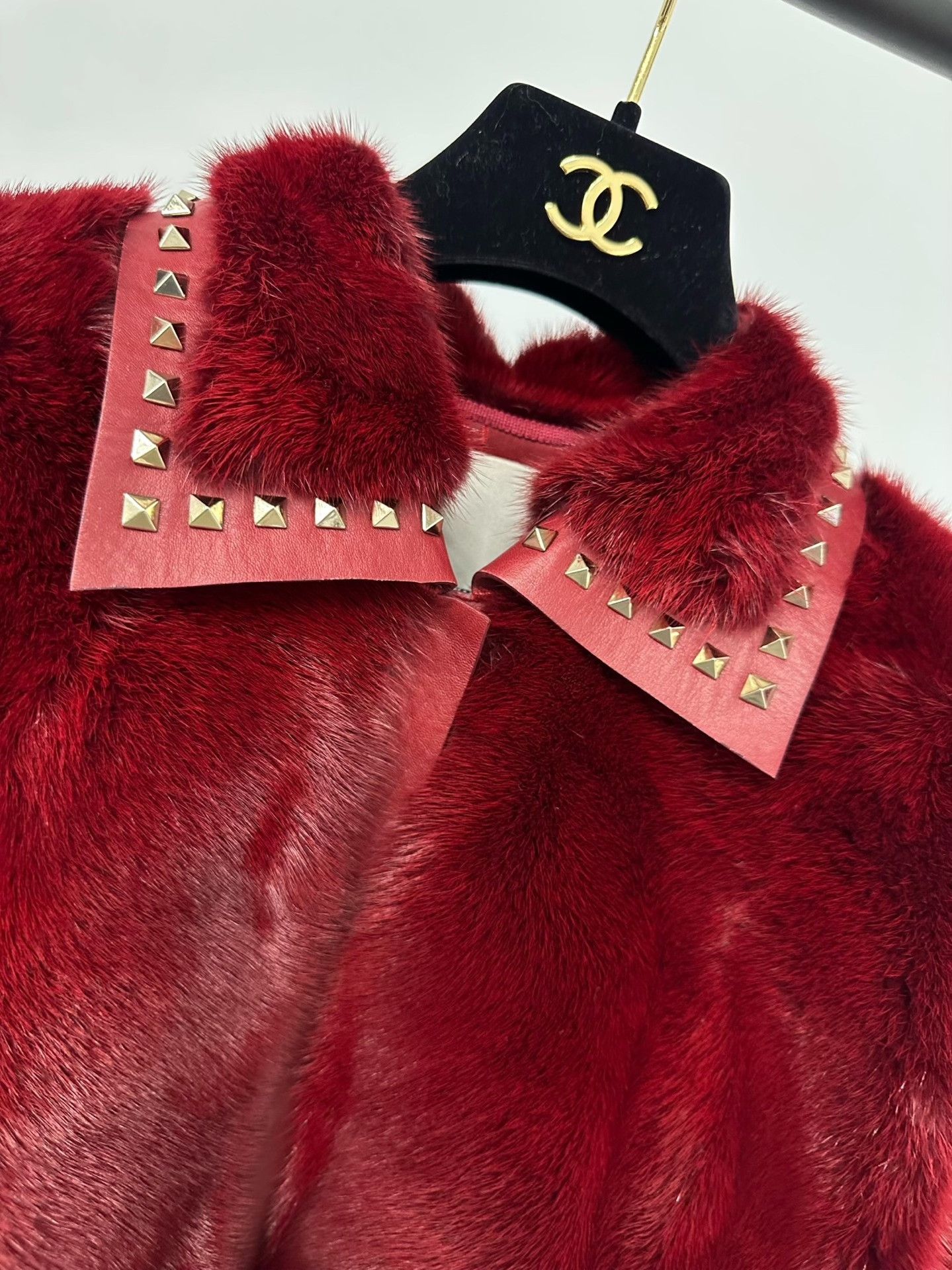 Valentino Valentino Red Rivet Fur Coat Size S / US 4 / IT 40 - 3 Thumbnail