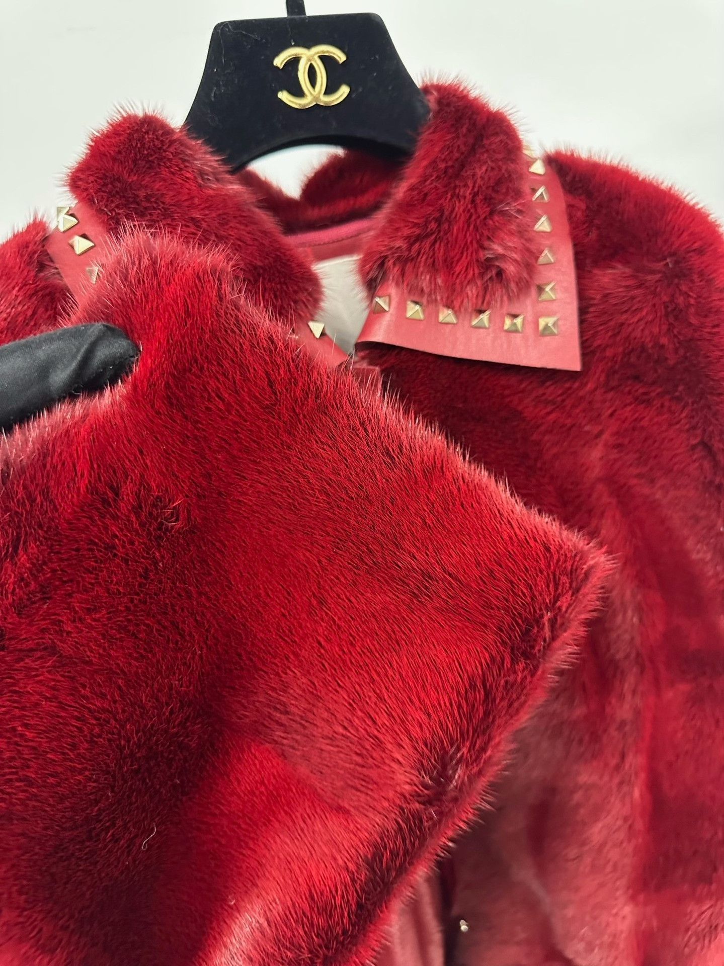 Valentino Valentino Red Rivet Fur Coat Size S / US 4 / IT 40 - 4 Thumbnail