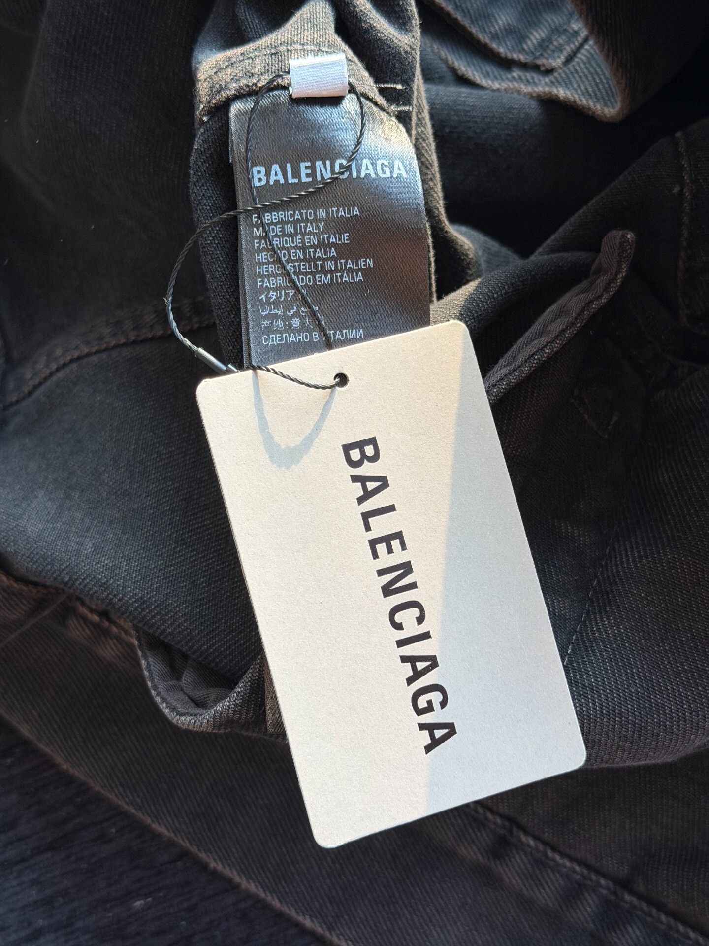 Balenciaga Balenciaga BB Splatter Distressed Denim Jacket Size US S / EU 44-46 / 1 - 6 Thumbnail