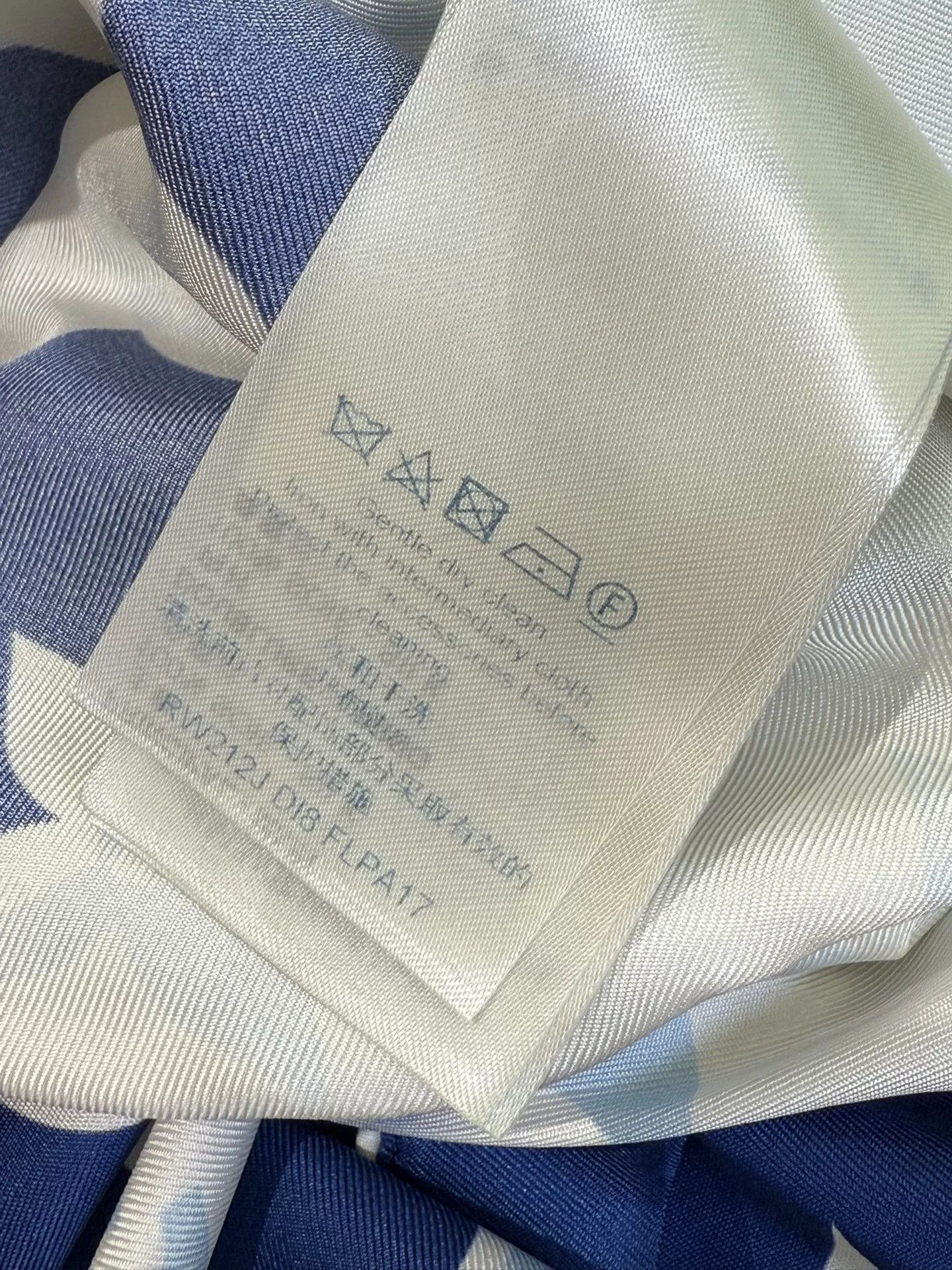 Louis Vuitton Louis Vuitton Blue White Monogram Silk Shorts Size US 38 / EU 54 - 6 Thumbnail