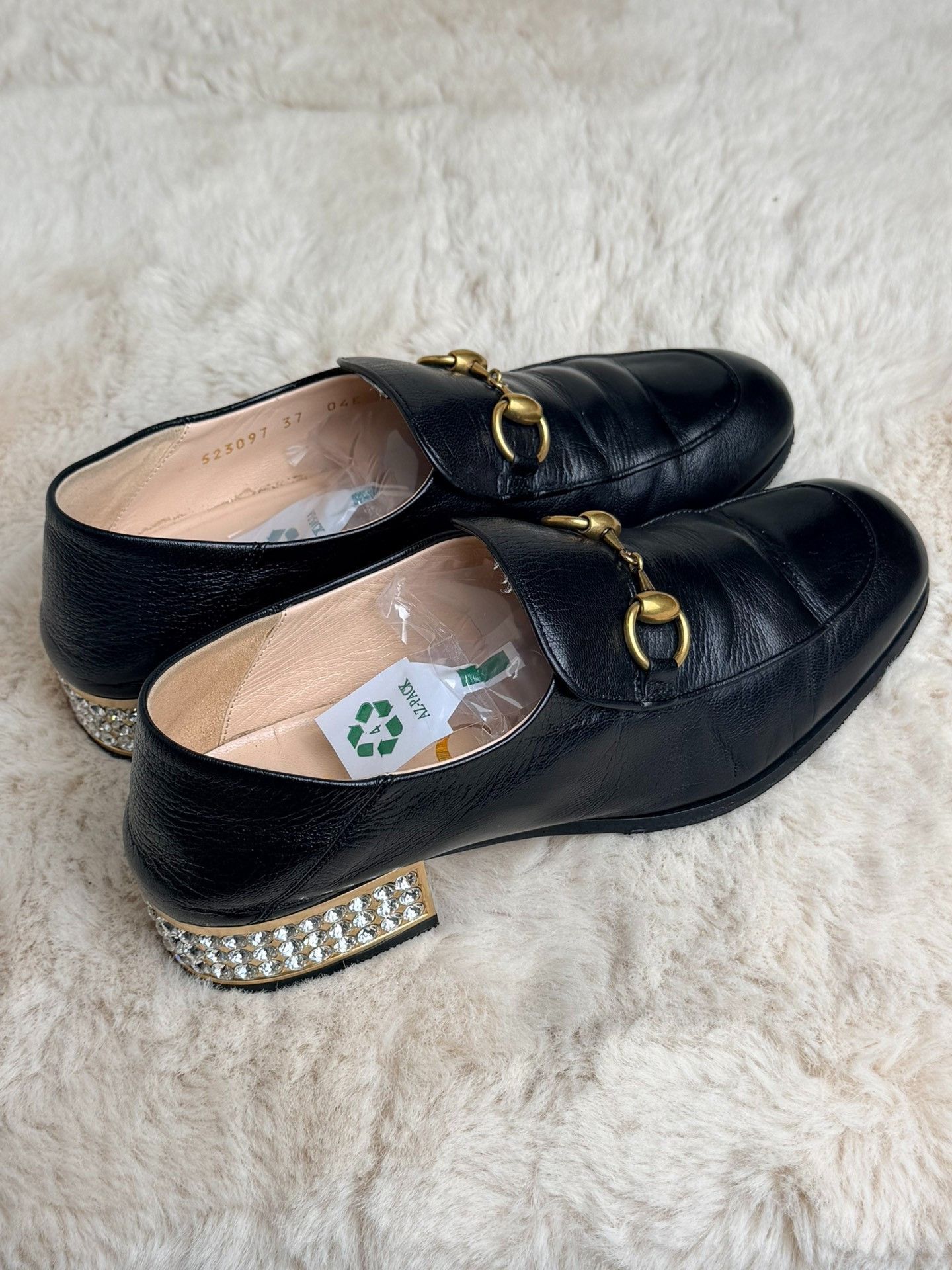 Gucci Gucci Black Lowtop Sneakers us_7 Women Size US 7 / IT 37 - 2 Thumbnail