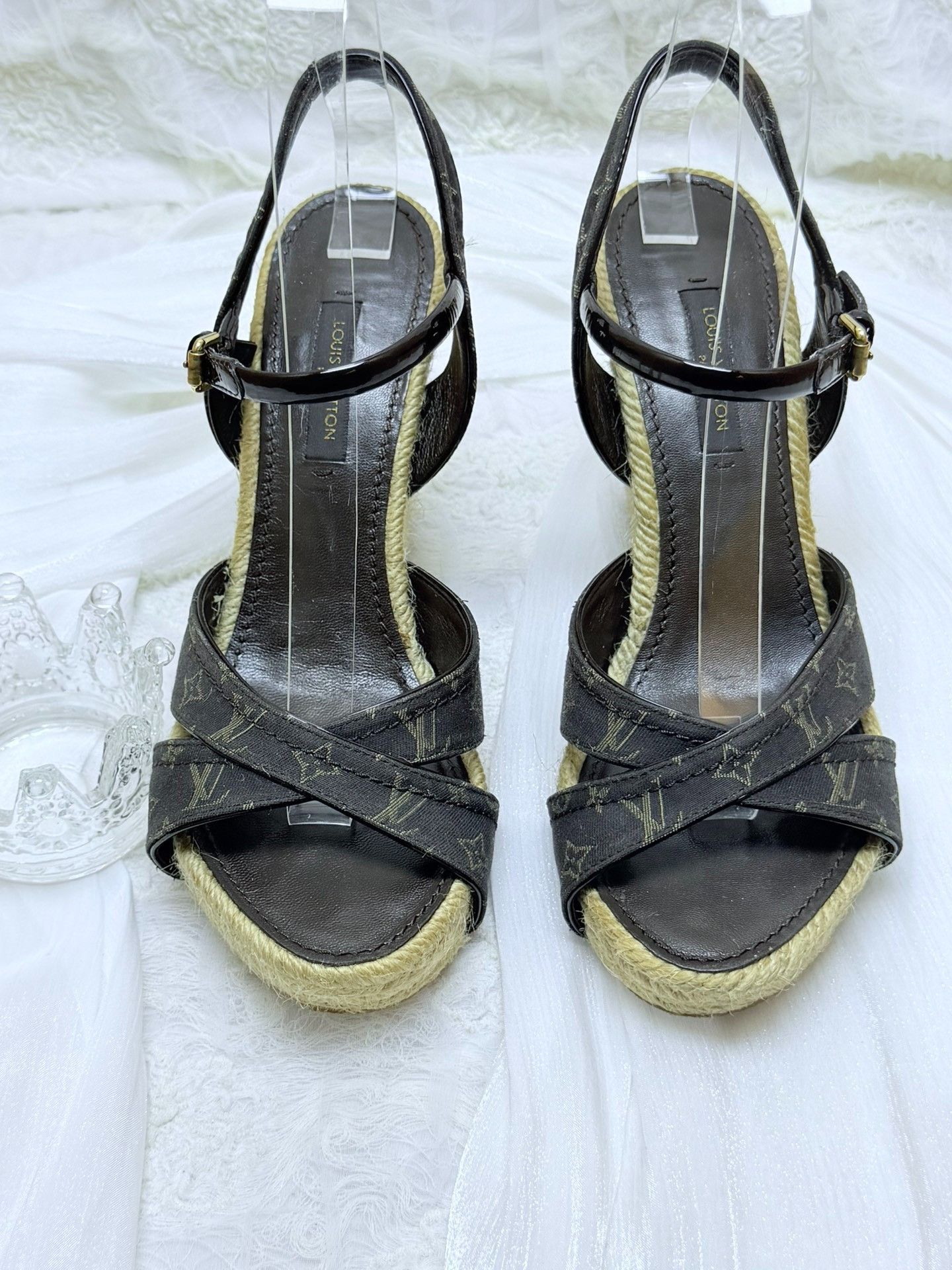 Louis Vuitton Louis Vuitton Black Sandals us_5-5 Women Size US 5.5 / IT 35.5 - 2 Thumbnail