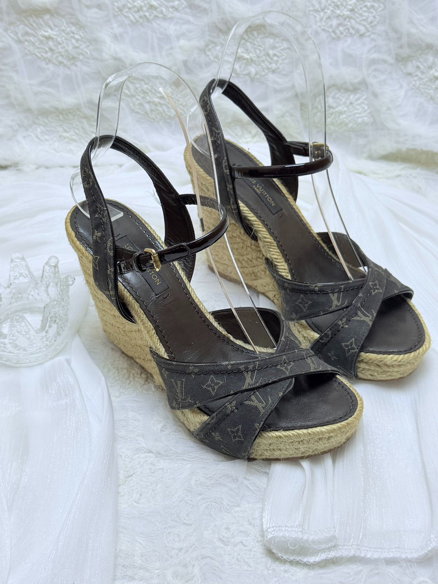 Louis Vuitton Louis Vuitton Black Sandals us_5-5 Women Size US 5.5 / IT 35.5 - 3 Thumbnail