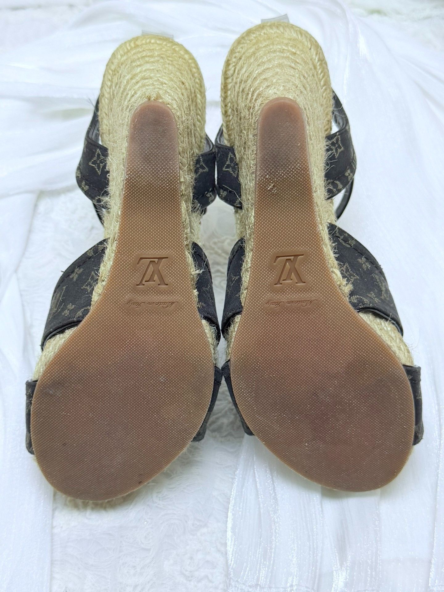 Louis Vuitton Louis Vuitton Black Sandals us_5-5 Women Size US 5.5 / IT 35.5 - 6 Thumbnail