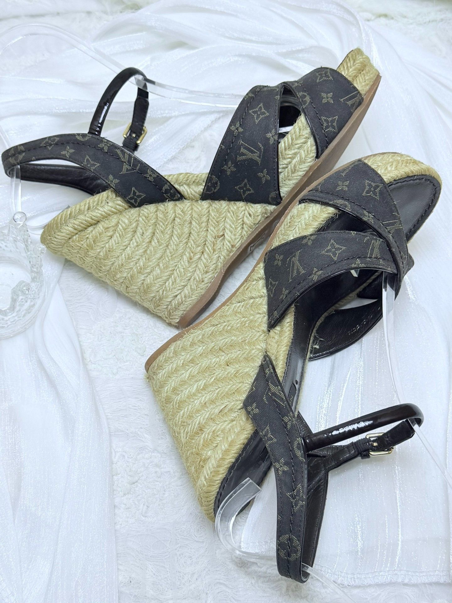 Louis Vuitton Louis Vuitton Black Sandals us_5-5 Women Size US 5.5 / IT 35.5 - 5 Thumbnail