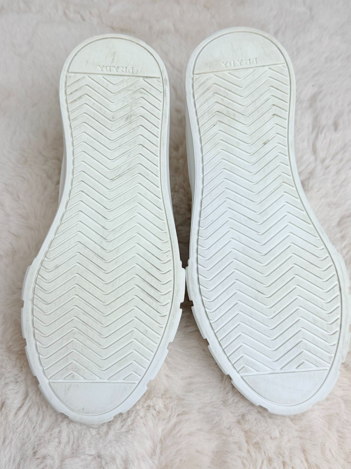 Prada Prada Canvas White Lowtop Sneakers us_7-5 Women Size US 7.5 / IT 37.5 - 6 Thumbnail