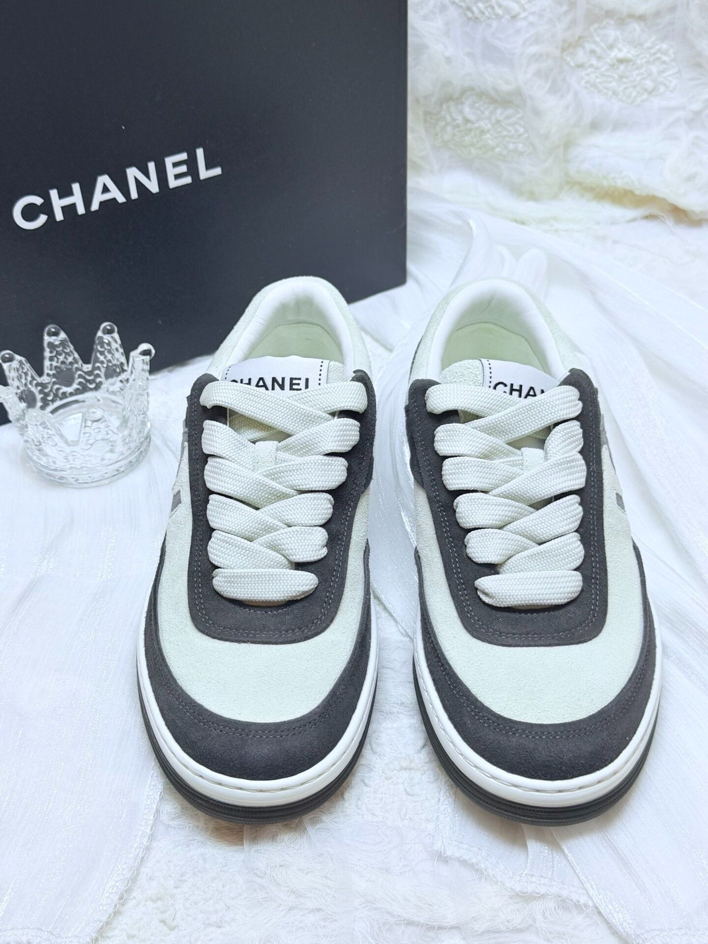 Chanel Chanel Black Lowtop Sneakers us_5 Women Size US 5 / IT 35 - 2 Thumbnail