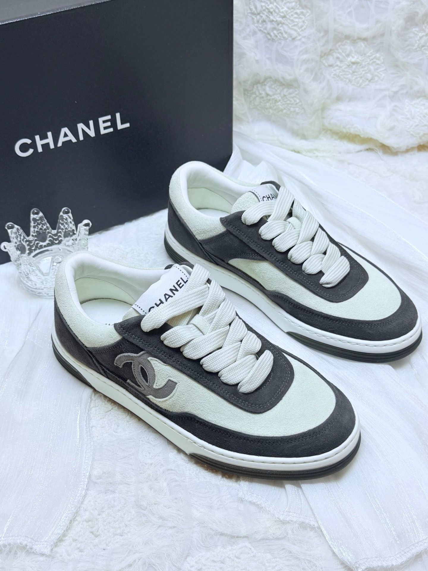 Chanel Chanel Black Lowtop Sneakers us_5 Women Size US 5 / IT 35 - 3 Thumbnail