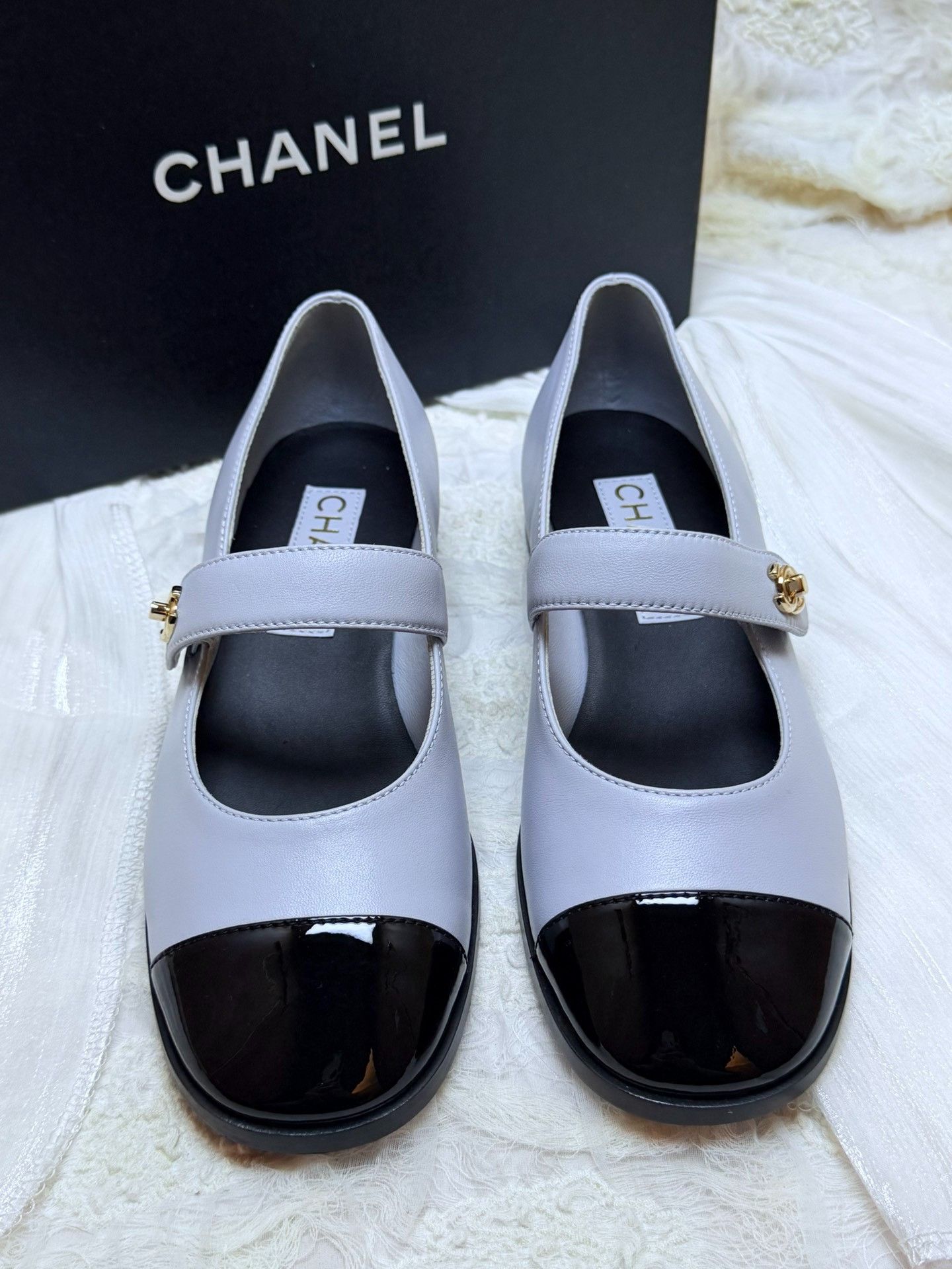 Chanel Chanel Black Lowtop Sneakers us_8 Women Size US 8 / IT 38 - 2 Thumbnail