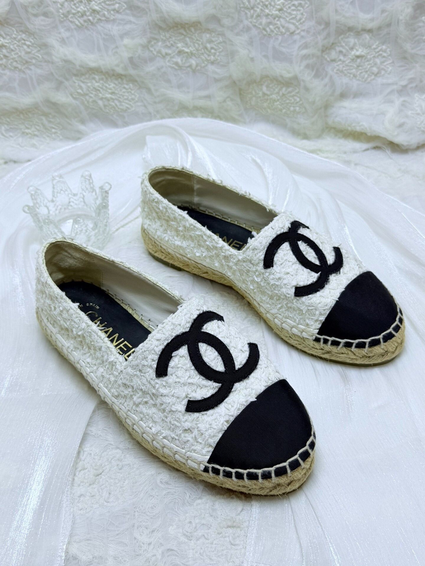 Chanel Chanel Black Lowtop Sneakers us_5 Women Size US 5 / IT 35 - 2 Thumbnail