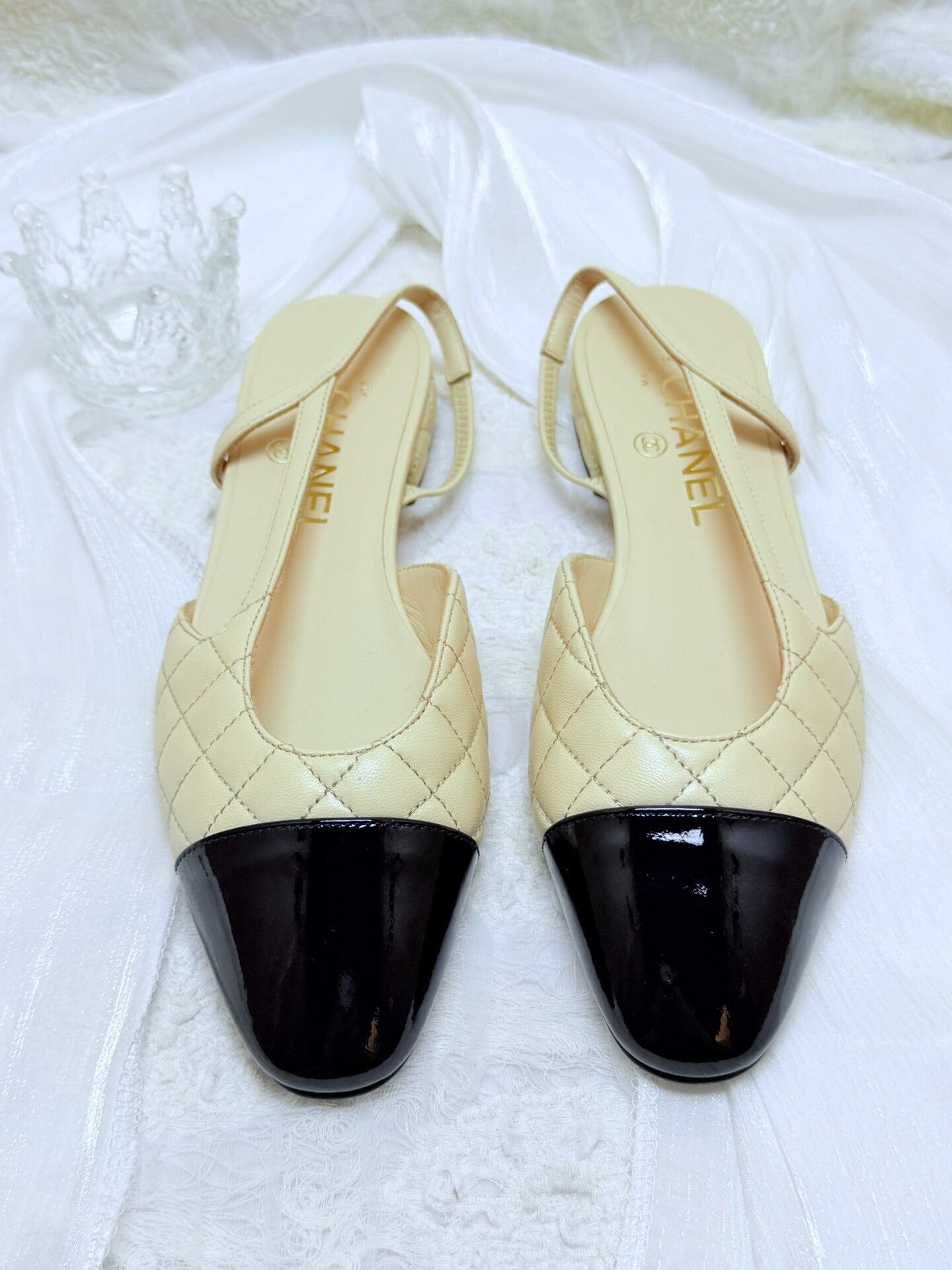 Chanel Chanel Leather Plaid Multi Lowtop Sneakers us_6-5 Women Size US 6.5 / IT 36.5 - 3 Thumbnail