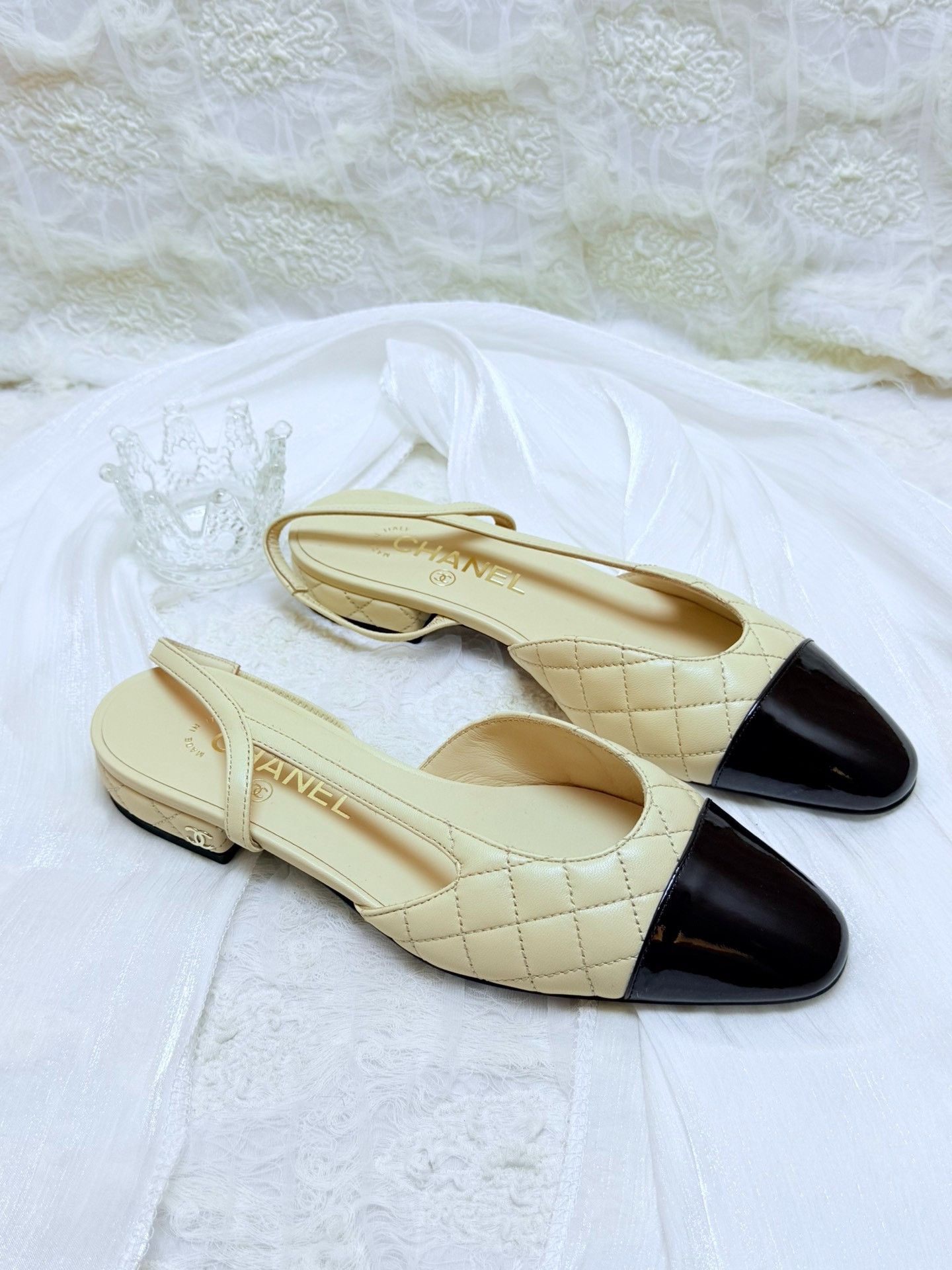 Chanel Chanel Leather Plaid Multi Lowtop Sneakers us_6-5 Women Size US 6.5 / IT 36.5 - 4 Thumbnail