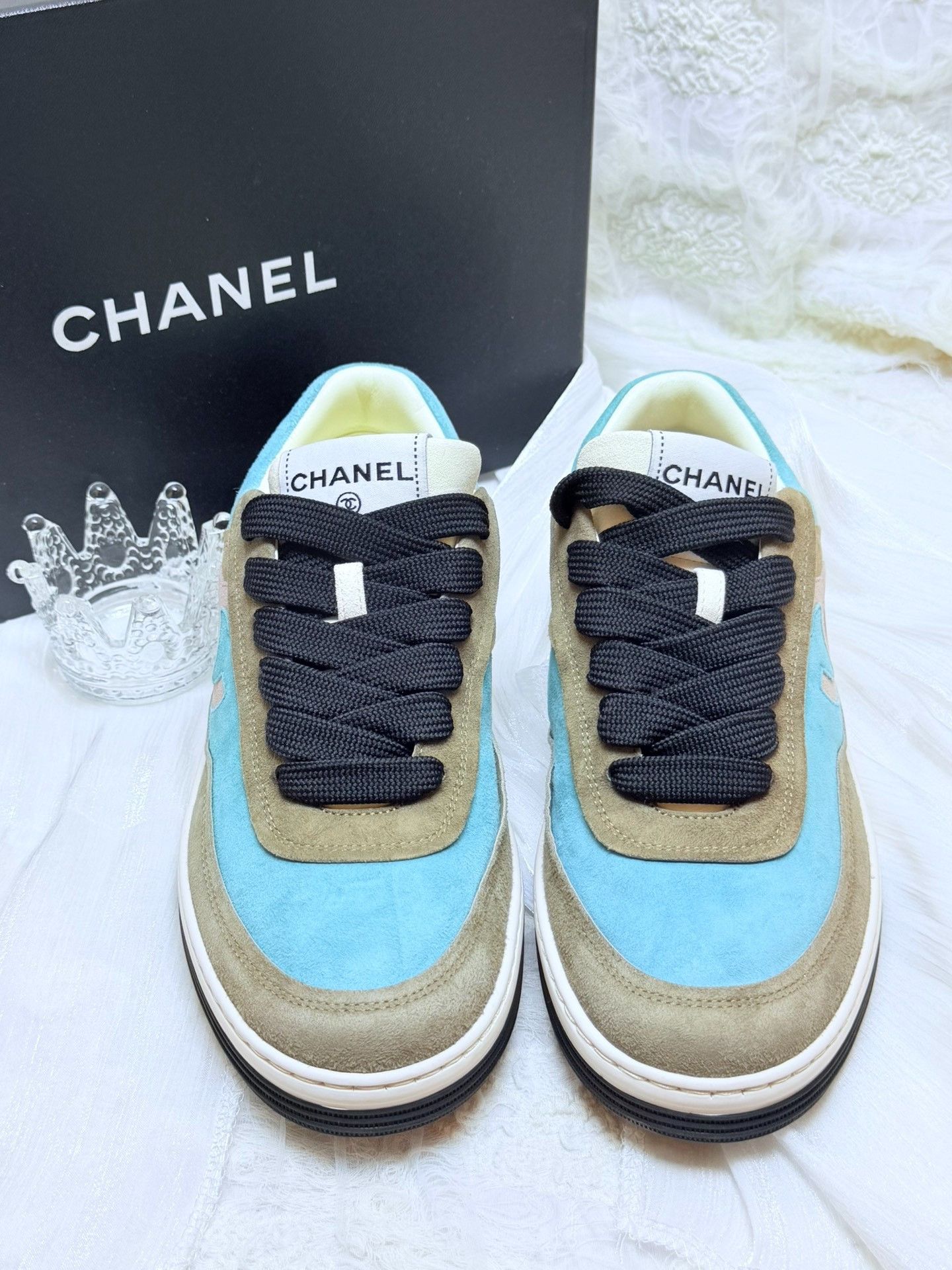Chanel Chanel Multi Lowtop Sneakers us_8 Women Size US 8 / IT 38 - 2 Thumbnail