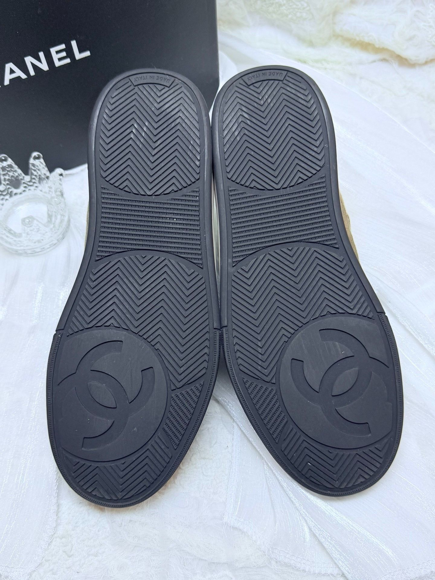 Chanel Chanel Multi Lowtop Sneakers us_8 Women Size US 8 / IT 38 - 6 Thumbnail
