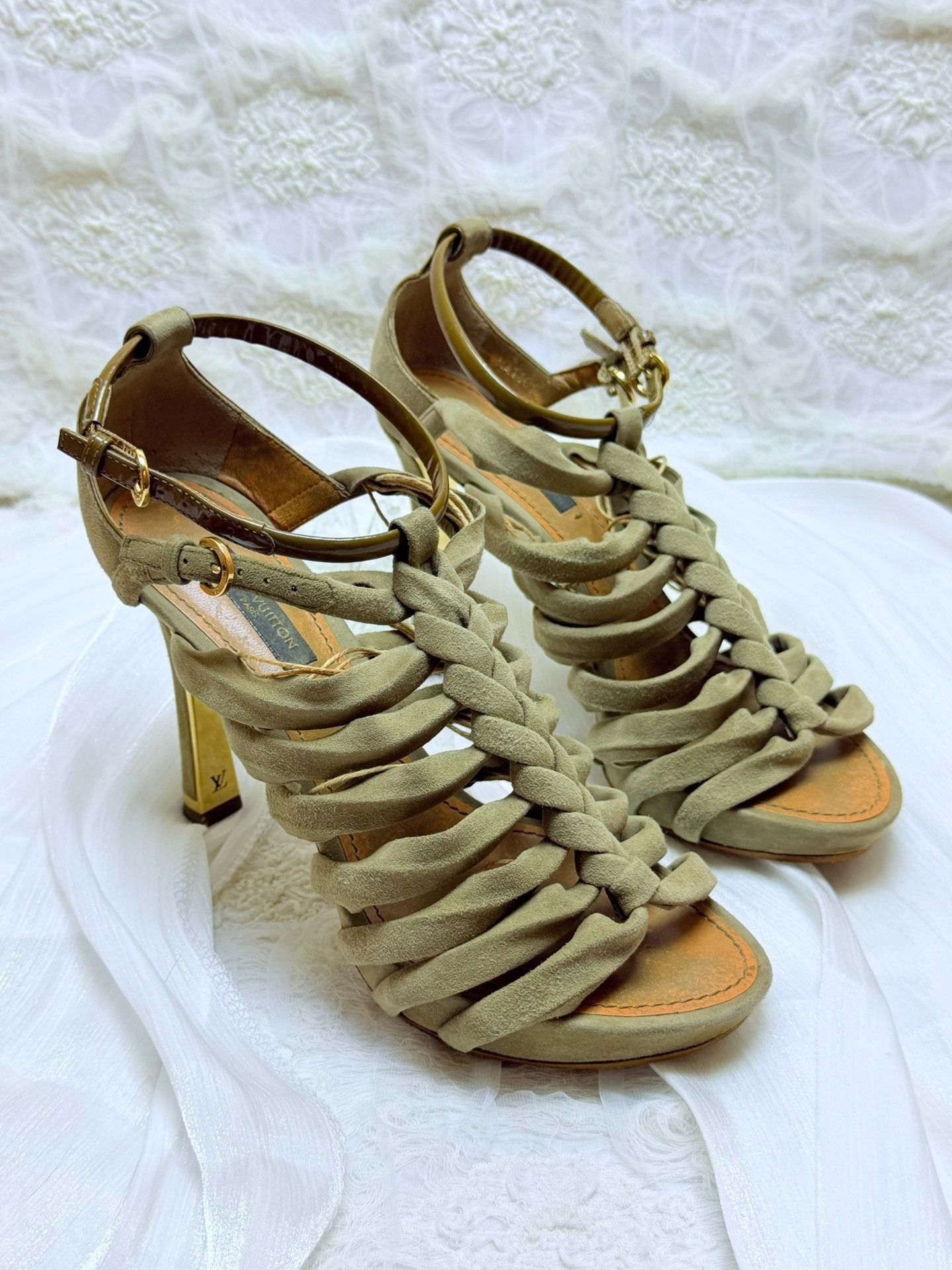 Louis Vuitton Louis Vuitton Suede Brown Sandals us_6 Women Size US 6 / IT 36 - 3 Thumbnail