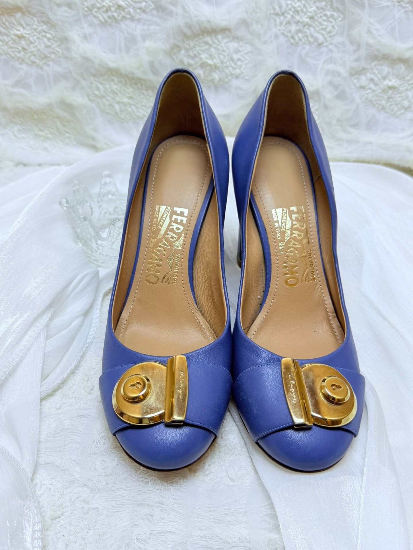 Salvatore Ferragamo Salvatore Ferragamo Leather Gold Lowtop Sneakers Women Size US 6.5 / IT 36.5 - 2 Thumbnail