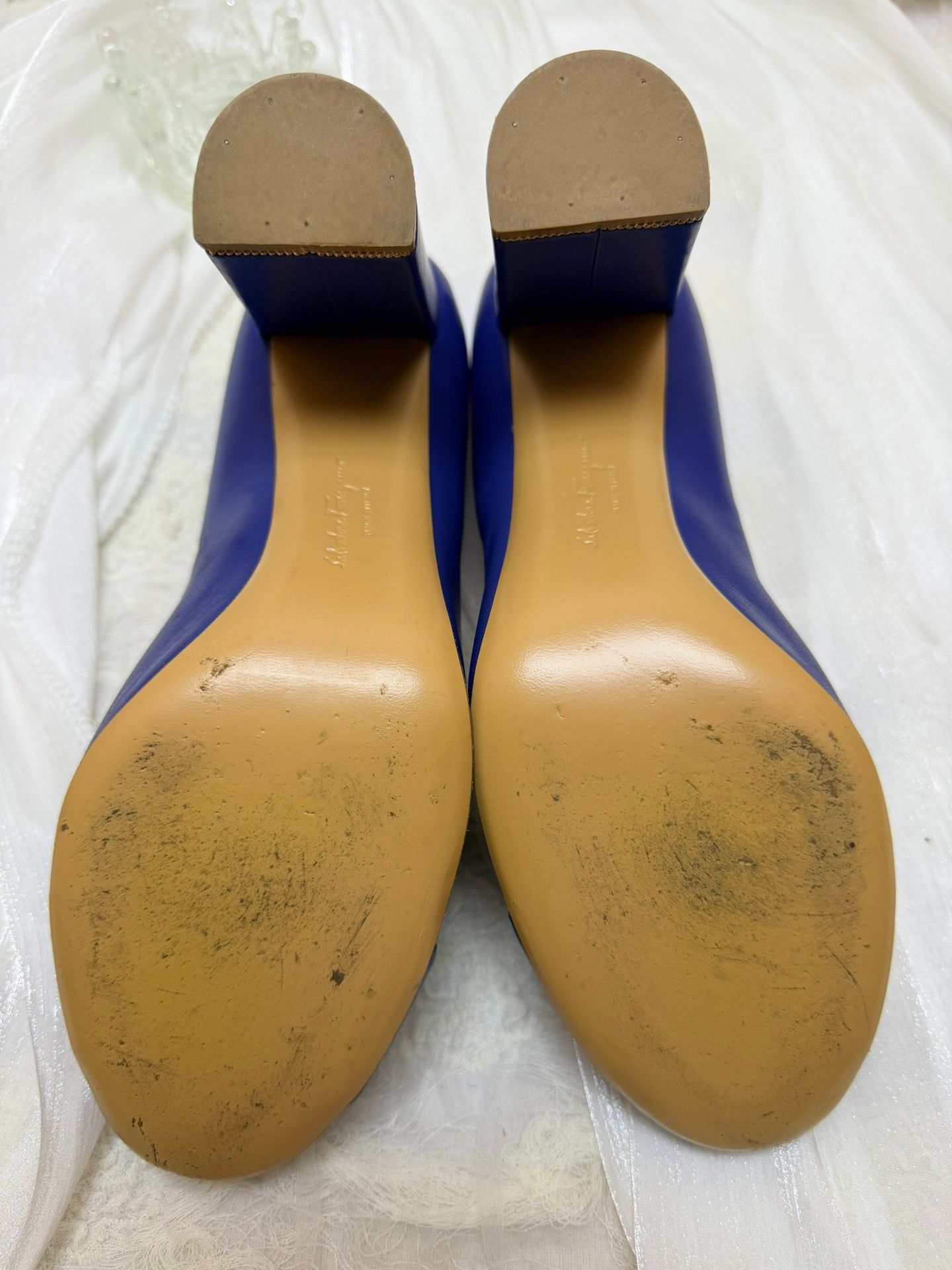 Salvatore Ferragamo Salvatore Ferragamo Leather Gold Lowtop Sneakers Women Size US 6.5 / IT 36.5 - 5 Thumbnail
