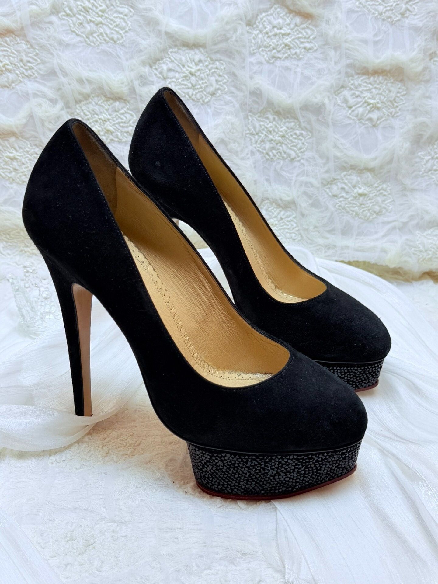 Charlotte Olympia Charlotte Olympia Suede Lowtop Sneakers us_9 Women Size US 9 / IT 39 - 3 Thumbnail