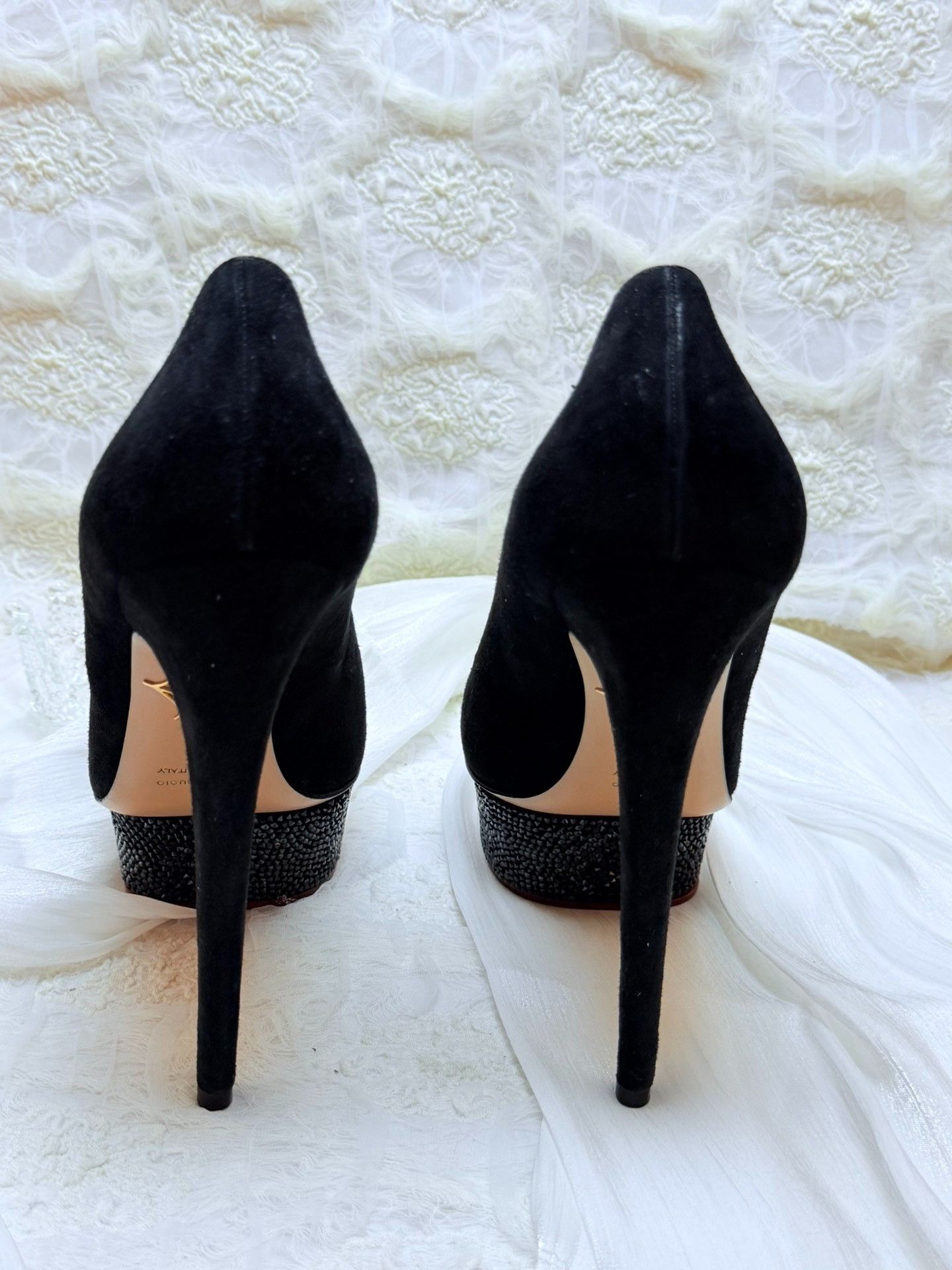 Charlotte Olympia Charlotte Olympia Suede Lowtop Sneakers us_9 Women Size US 9 / IT 39 - 4 Thumbnail