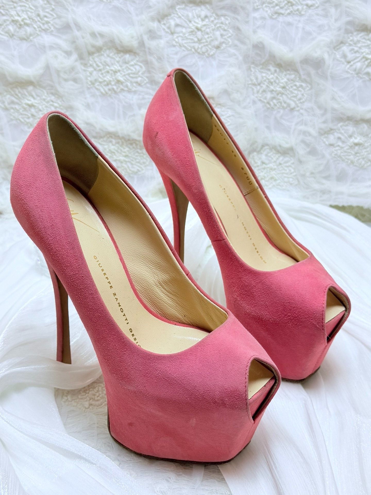 Giuseppe Zanotti Giuseppe Zanotti Suede Pink Lowtop Sneakers us_5 Women Size US 5 / IT 35 - 3 Thumbnail