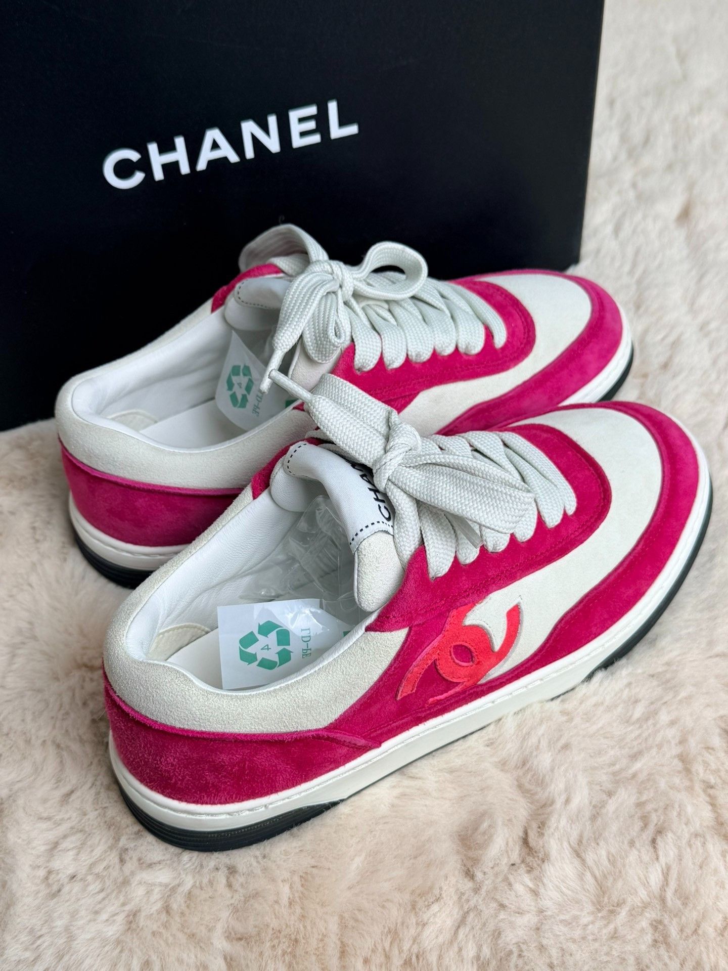 Chanel Chanel Black Lowtop Sneakers us_5 Women Size US 5 / IT 35 - 3 Thumbnail