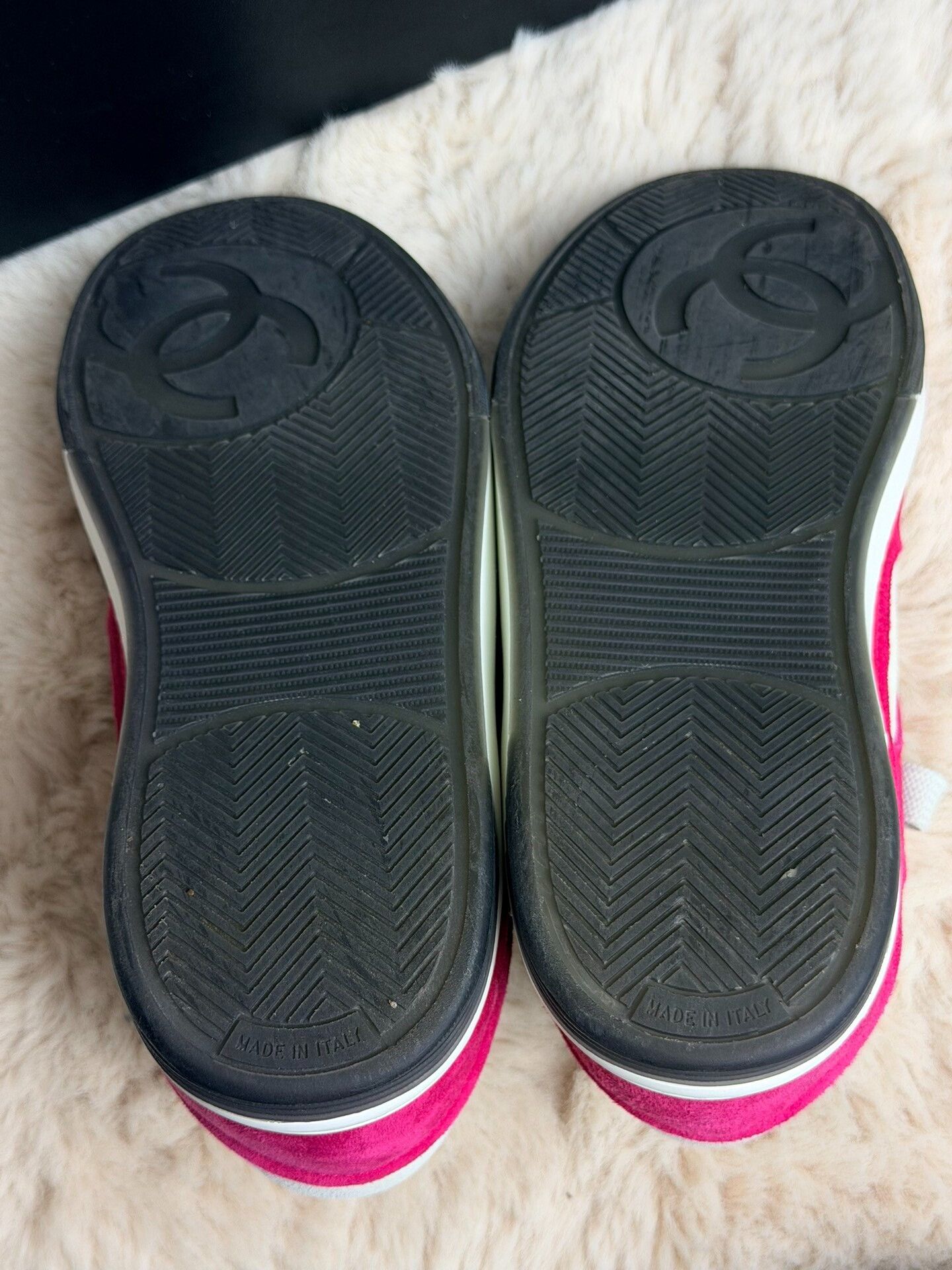 Chanel Chanel Black Lowtop Sneakers us_5 Women Size US 5 / IT 35 - 7 Thumbnail
