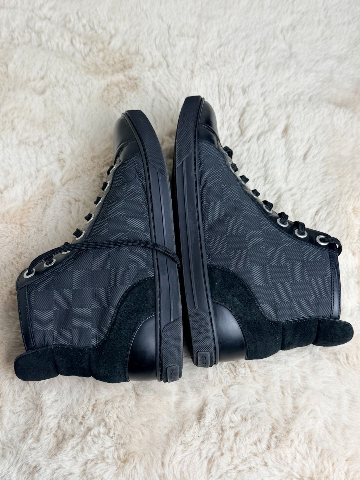 Louis Vuitton Louis Vuitton Checkered Black Hitop Sneakers 7 Men Size US 7 / EU 40 - 6 Thumbnail