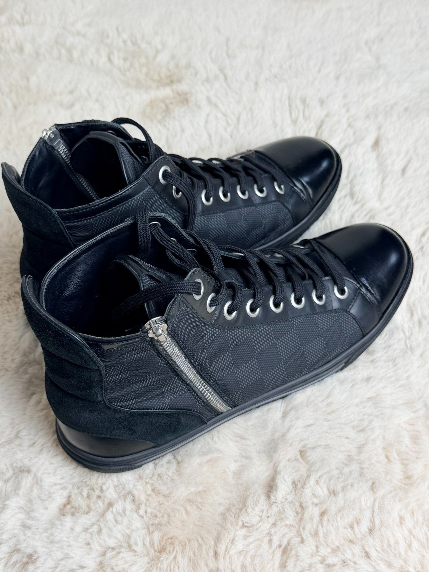 Louis Vuitton Louis Vuitton Checkered Black Hitop Sneakers 7 Men Size US 7 / EU 40 - 2 Thumbnail