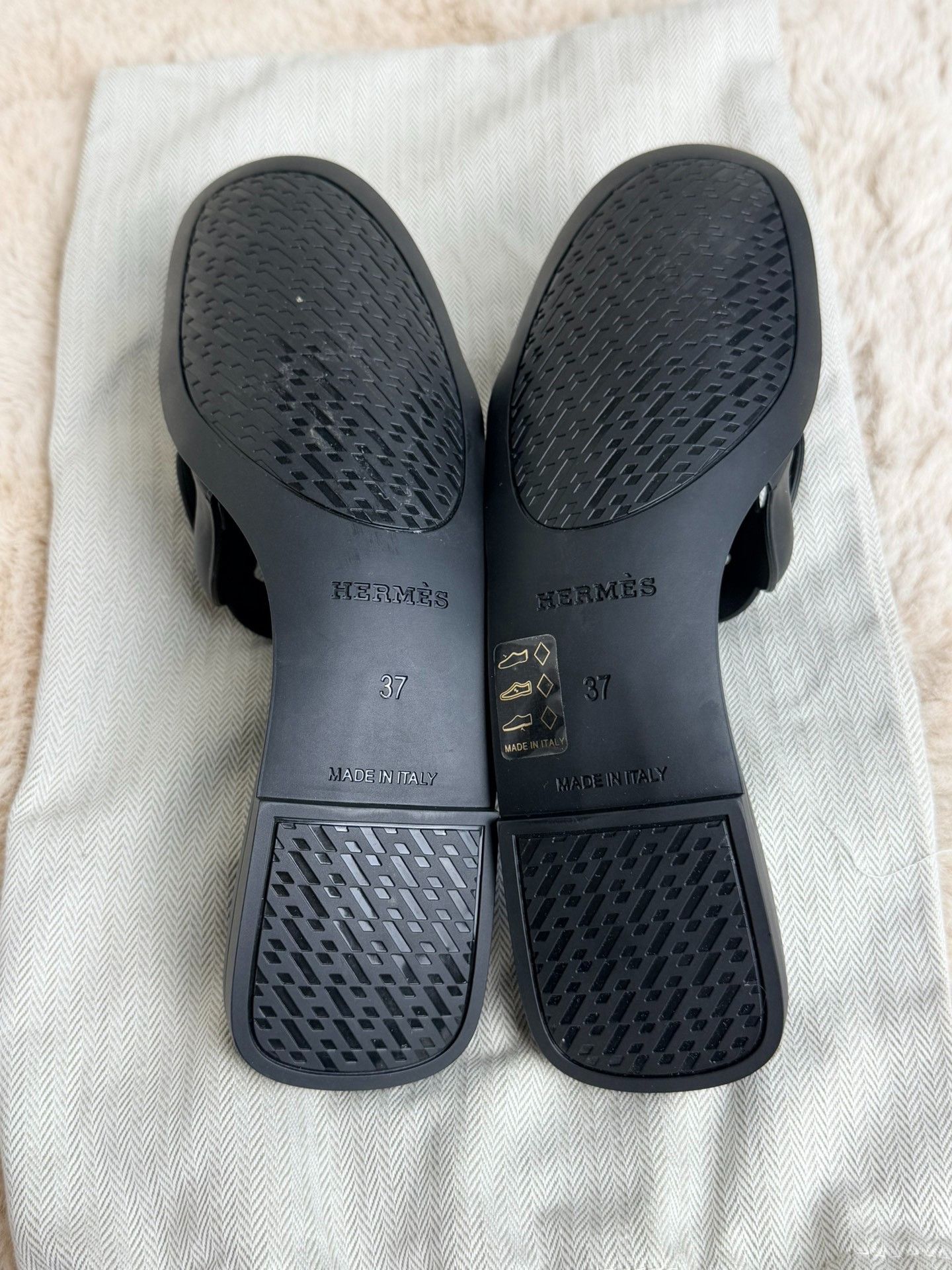 Hermes Hermes Black Sandals us_7 Women Size US 7 / IT 37 - 4 Thumbnail