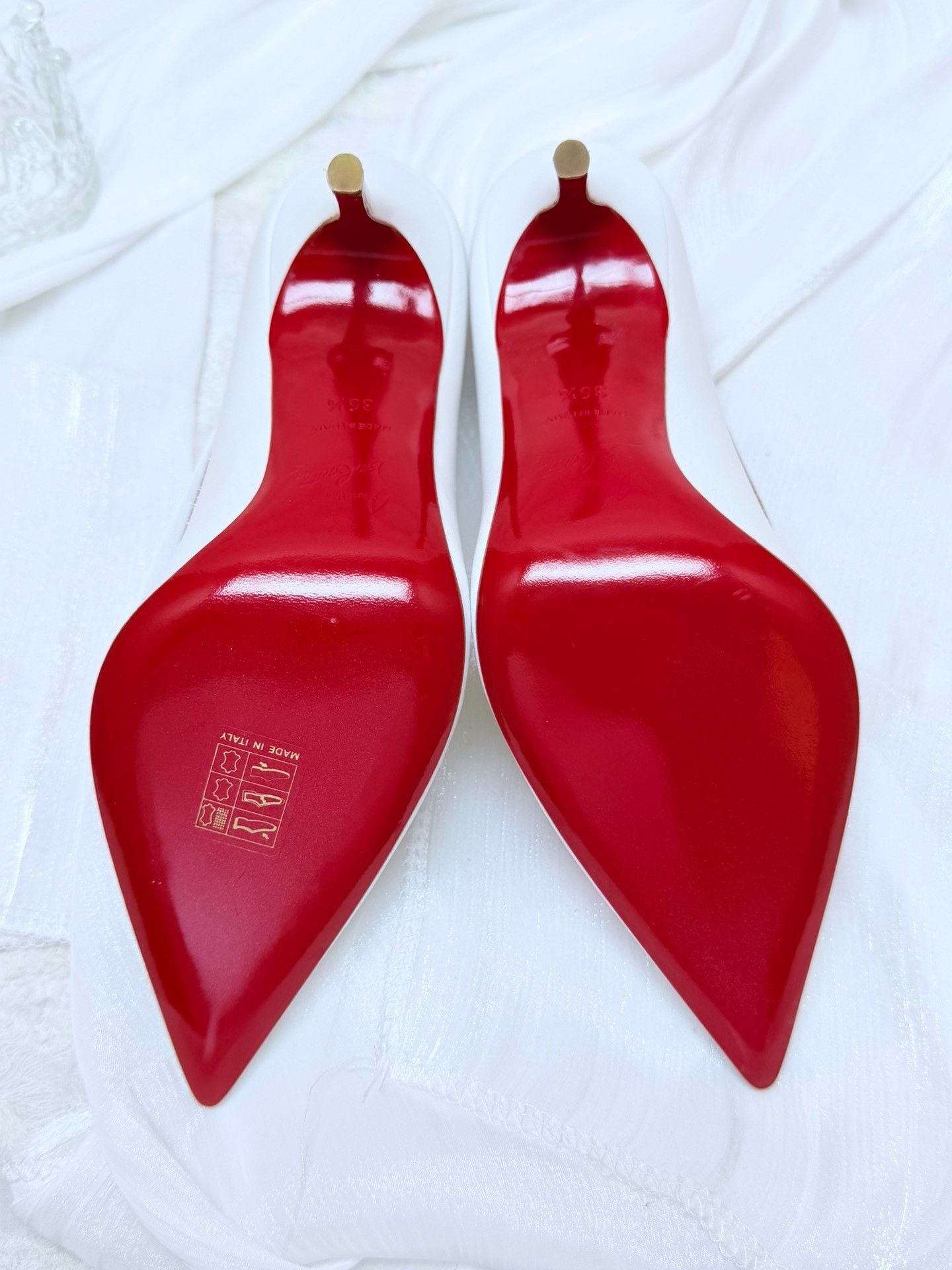Christian Louboutin Christian Louboutin Red Lowtop Sneakers us_5-5 Women Size US 5.5 / IT 35.5 - 7 Thumbnail