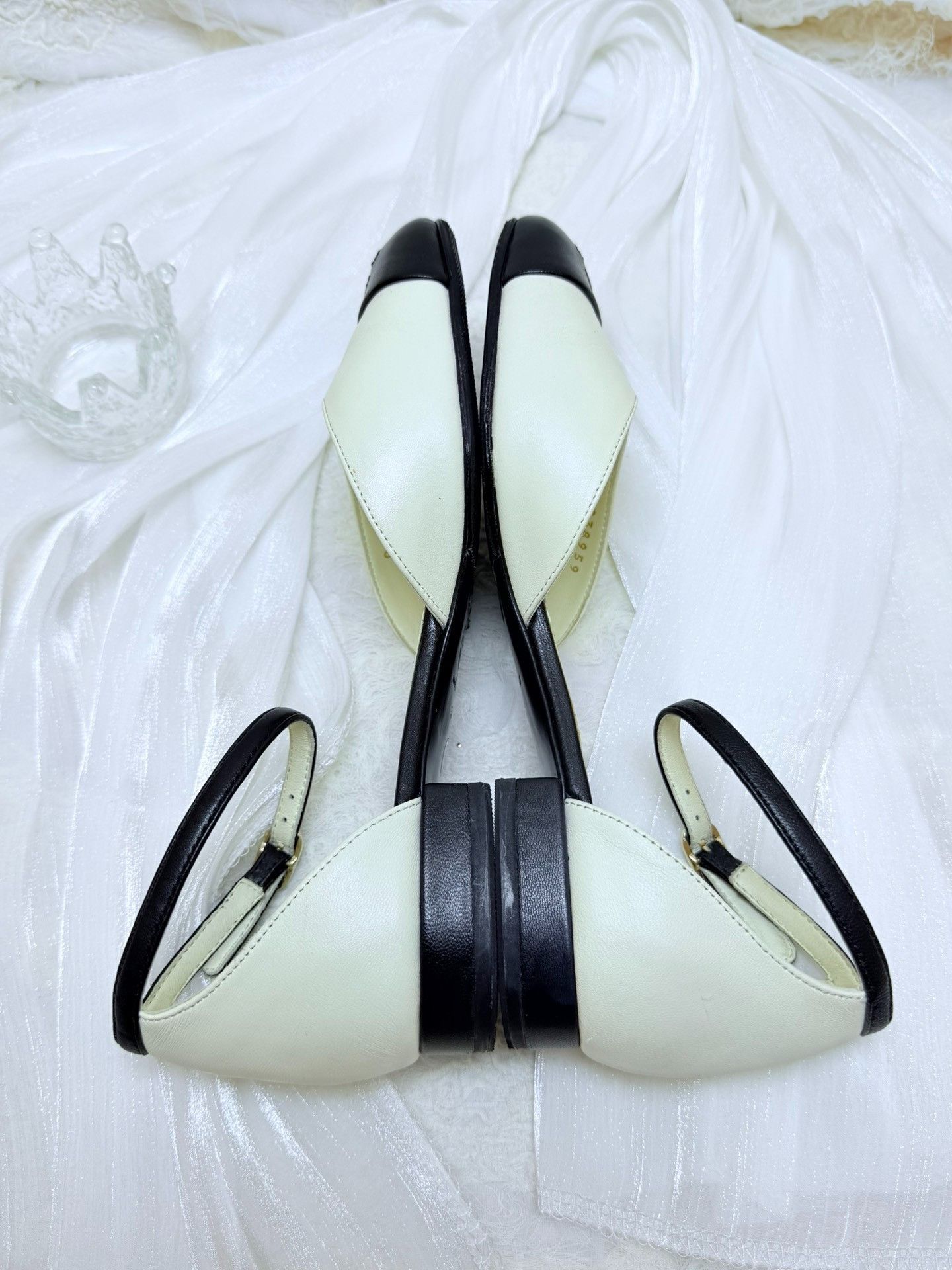 Chanel Chanel Black Lowtop Sneakers us_6 Women Size US 6 / IT 36 - 5 Thumbnail