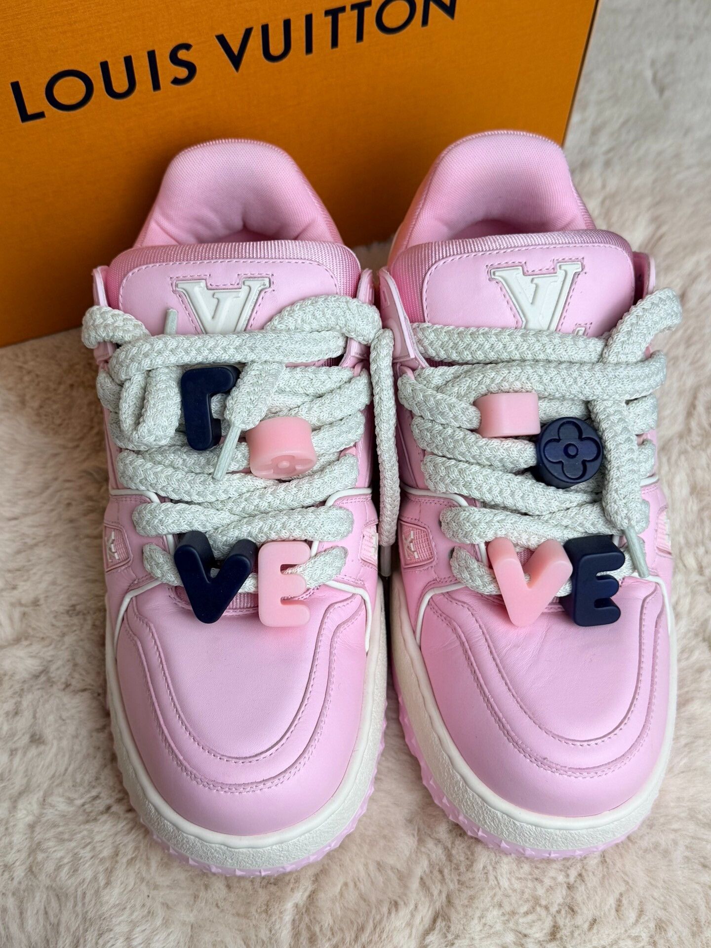 Louis Vuitton Louis Vuitton AIR MAX Pink Lowtop Sneakers us_7 Women Size US 7 / IT 37 - 2 Thumbnail