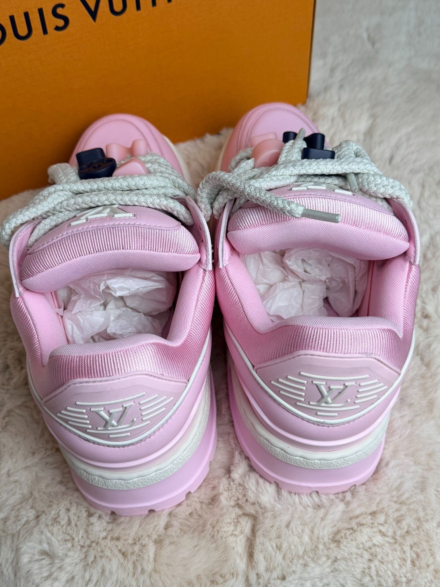 Louis Vuitton Louis Vuitton AIR MAX Pink Lowtop Sneakers us_7 Women Size US 7 / IT 37 - 8 Thumbnail