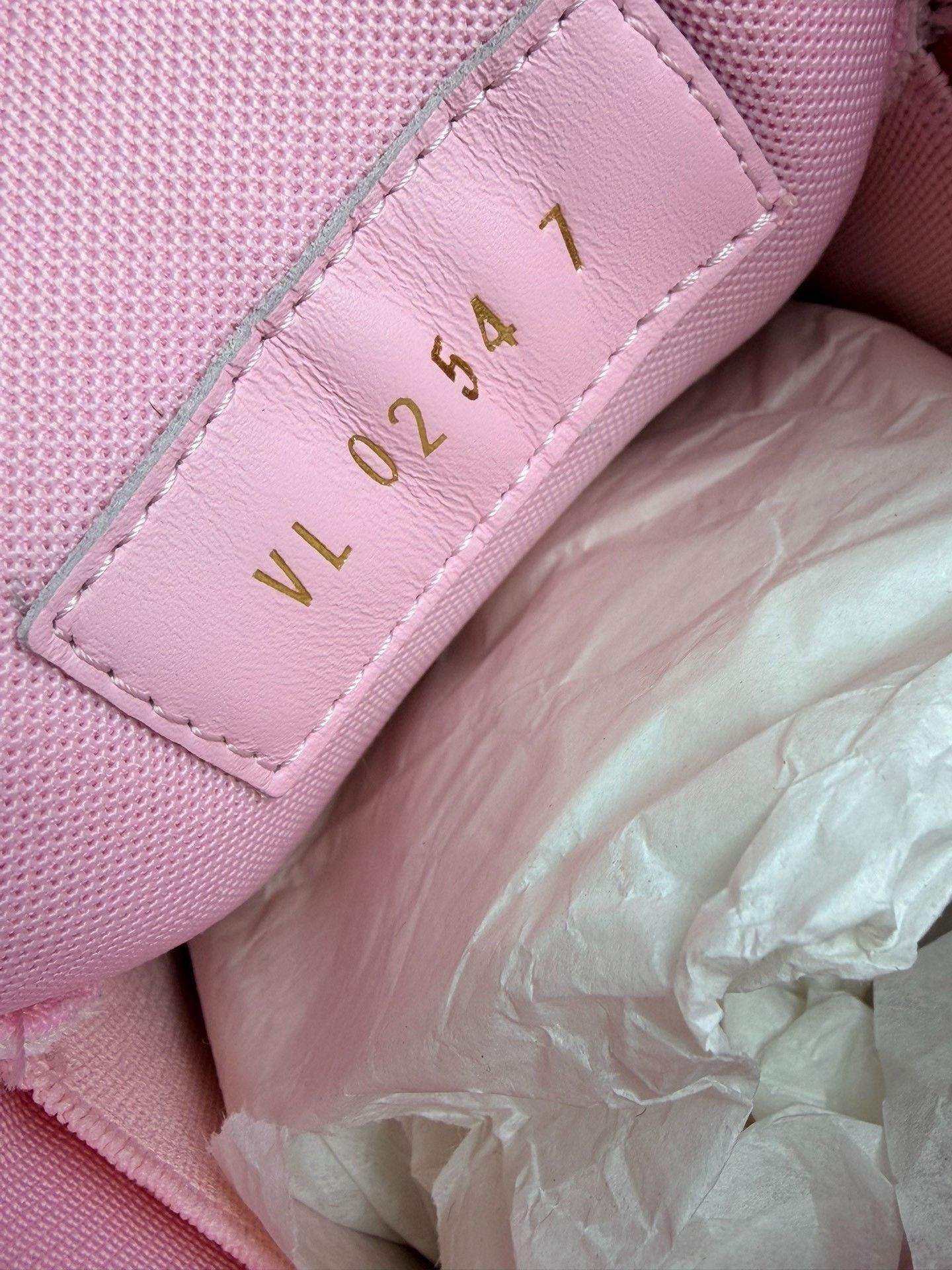 Louis Vuitton Louis Vuitton AIR MAX Pink Lowtop Sneakers us_7 Women Size US 7 / IT 37 - 5 Thumbnail