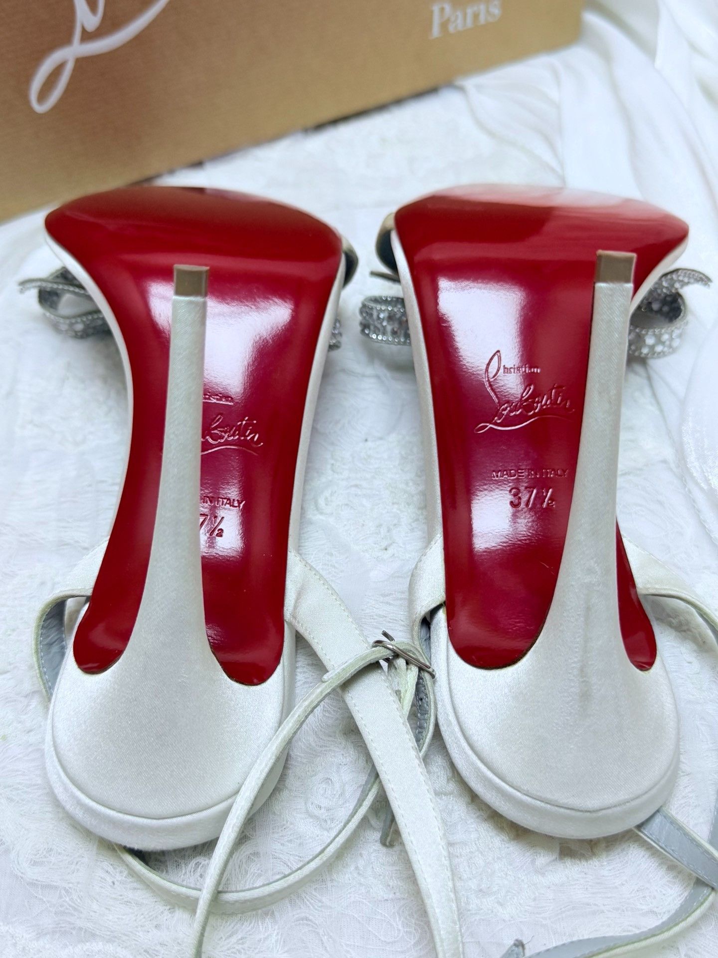 Christian Louboutin Christian Louboutin White Sandals us_7-5 Women Size US 7.5 / IT 37.5 - 5 Thumbnail