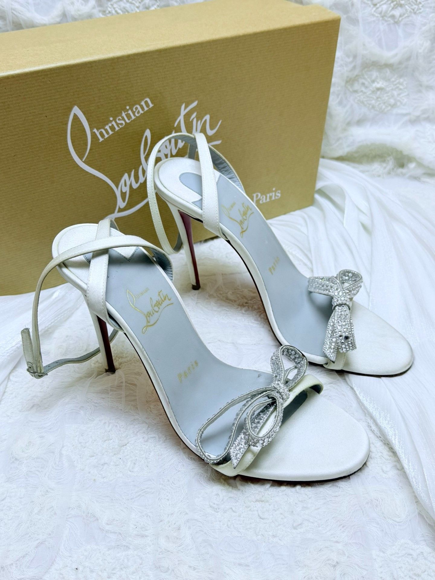 Christian Louboutin Christian Louboutin White Sandals us_7-5 Women Size US 7.5 / IT 37.5 - 2 Thumbnail