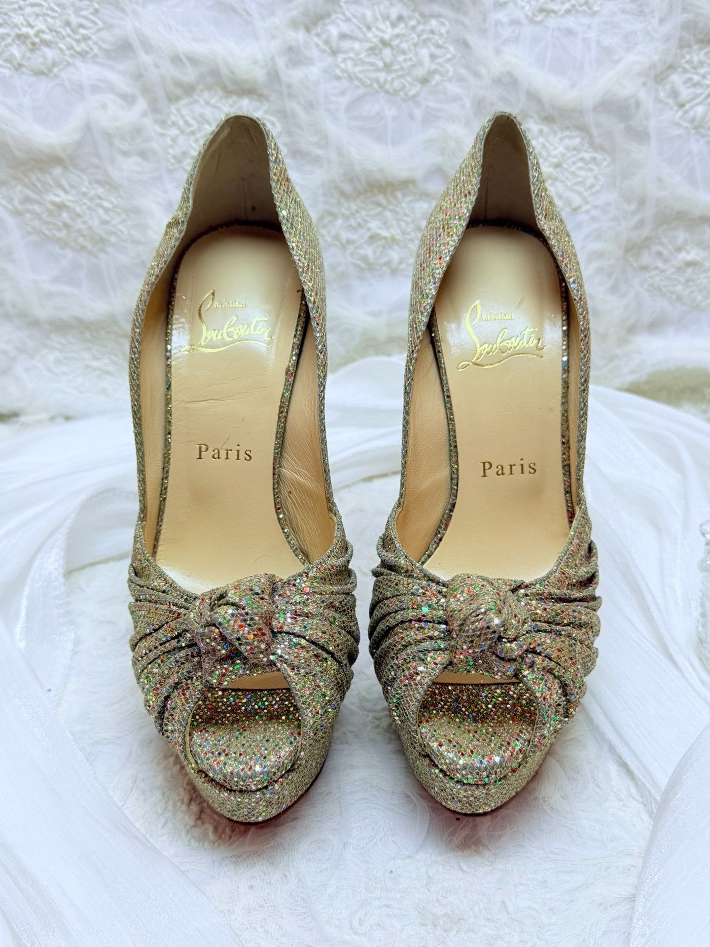 Christian Louboutin Christian Louboutin Gold Lowtop Sneakers us_6 Women Size US 6 / IT 36 - 2 Thumbnail