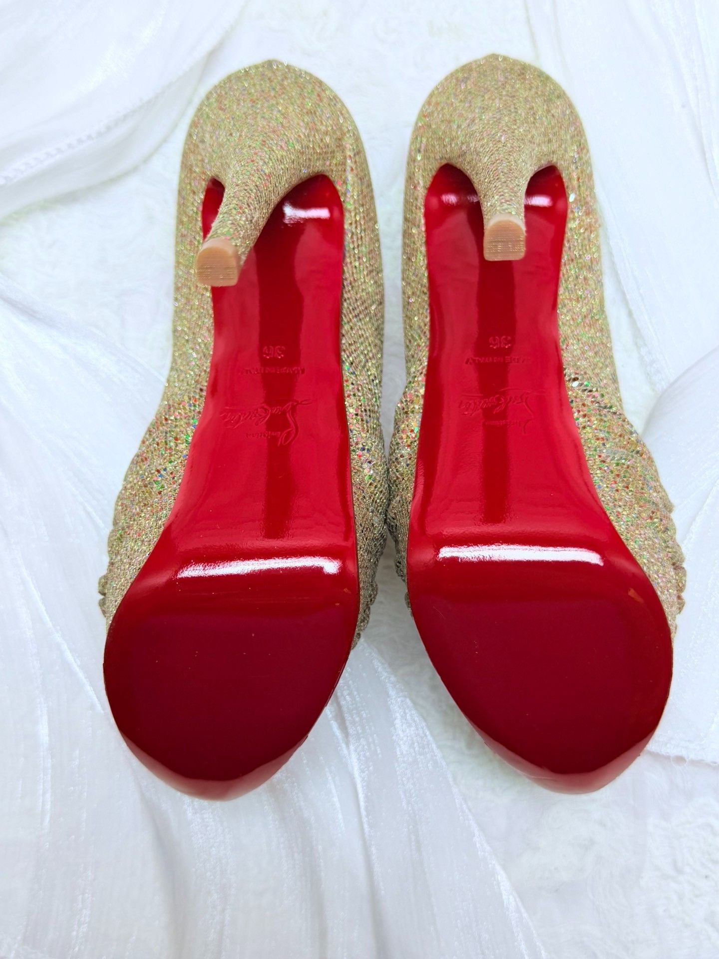 Christian Louboutin Christian Louboutin Gold Lowtop Sneakers us_6 Women Size US 6 / IT 36 - 5 Thumbnail