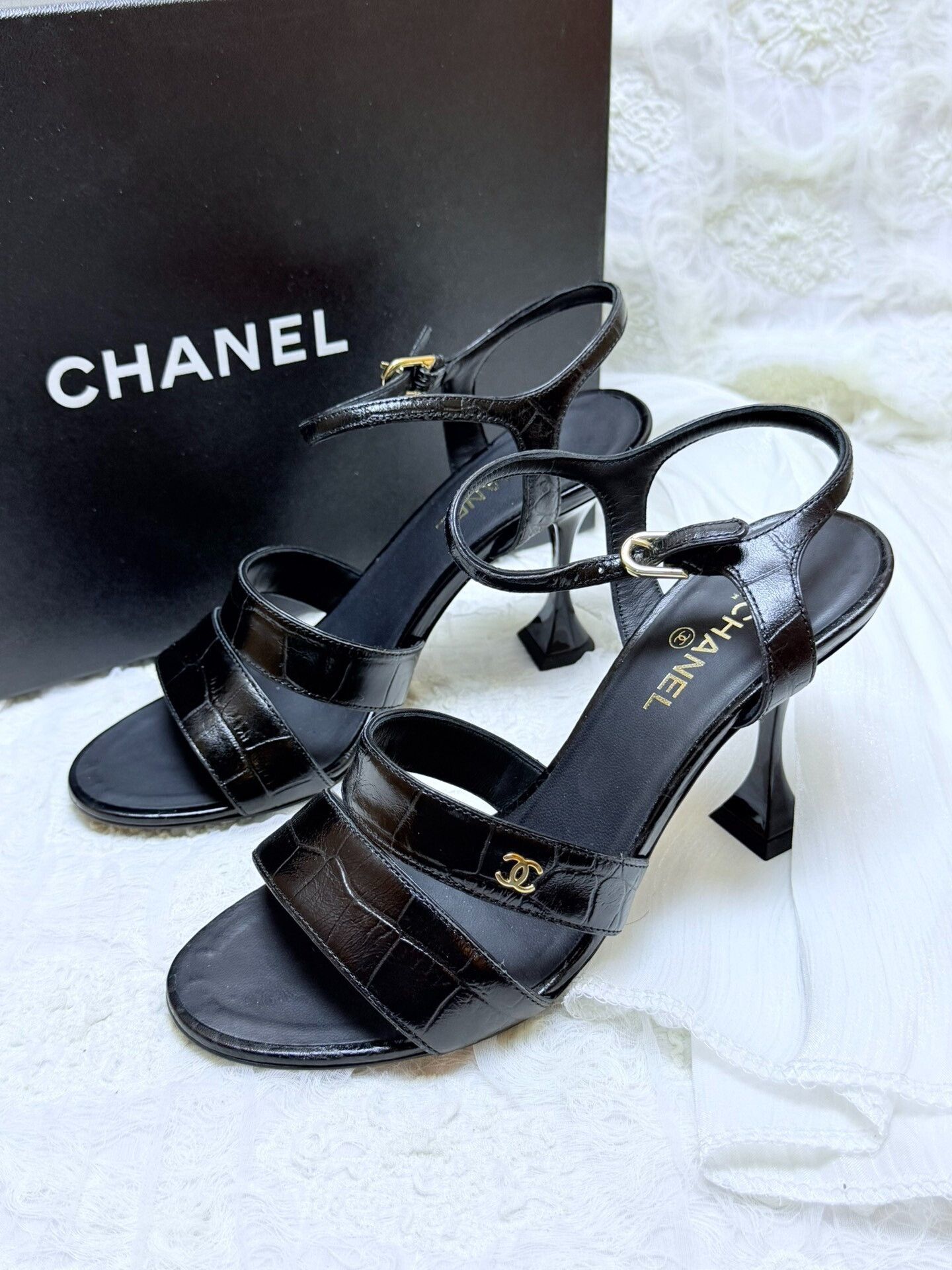 Chanel Chanel Sandals us_5 Women Size US 5 / IT 35 - 2 Thumbnail