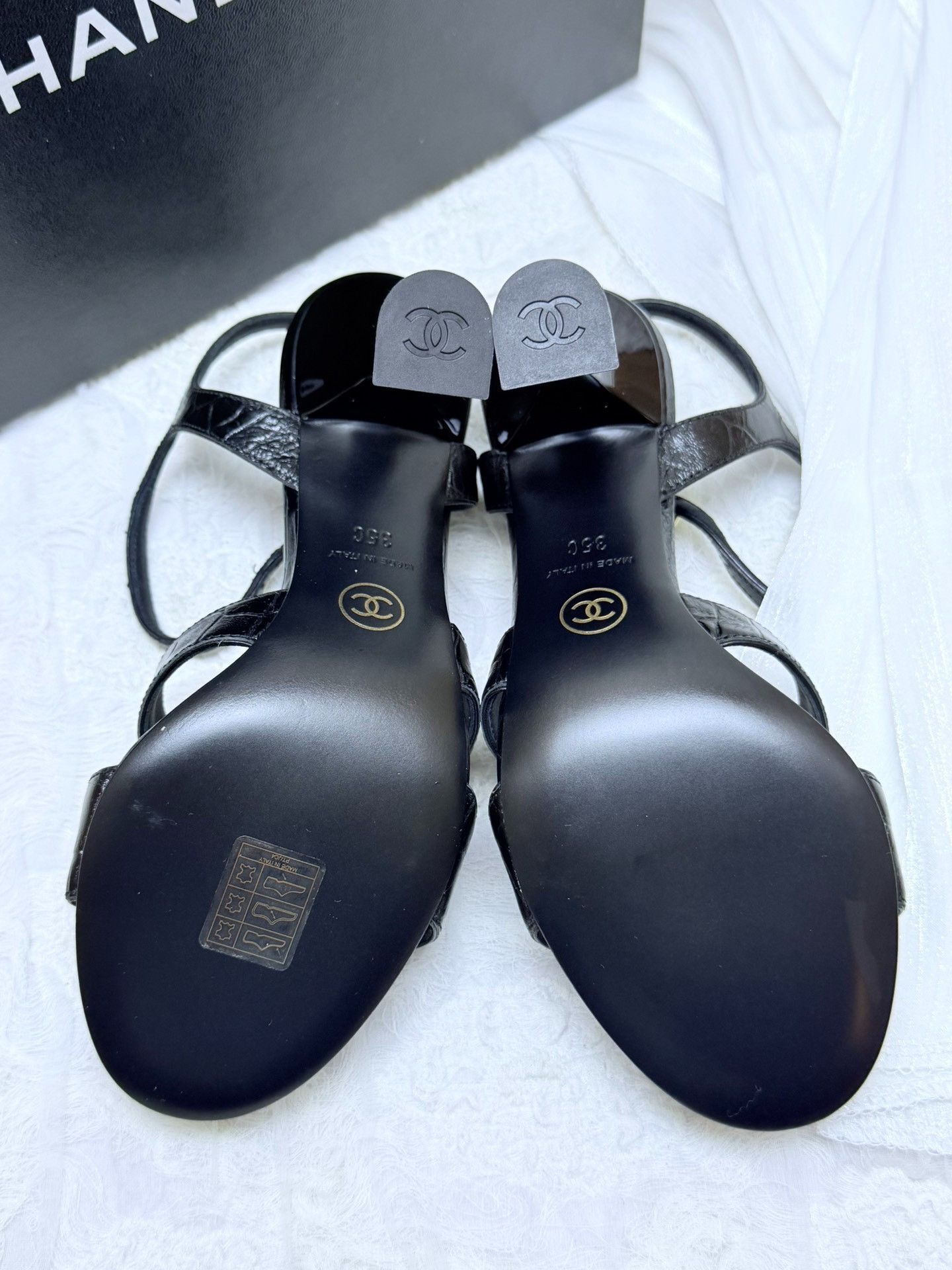Chanel Chanel Sandals us_5 Women Size US 5 / IT 35 - 6 Thumbnail