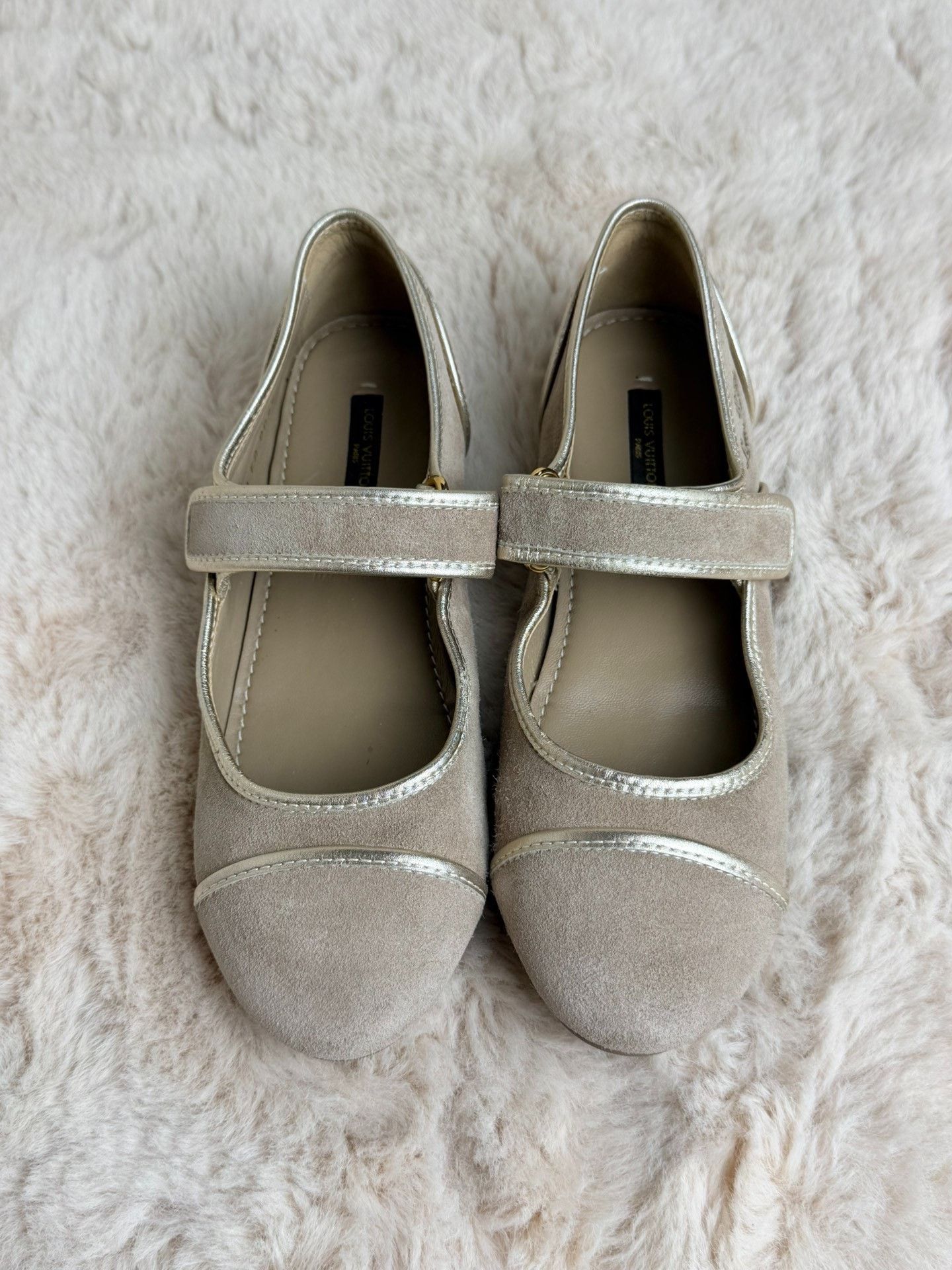 Louis Vuitton Louis Vuitton Suede Lowtop Sneakers us_6 Women Size US 6 / IT 36 - 4 Thumbnail