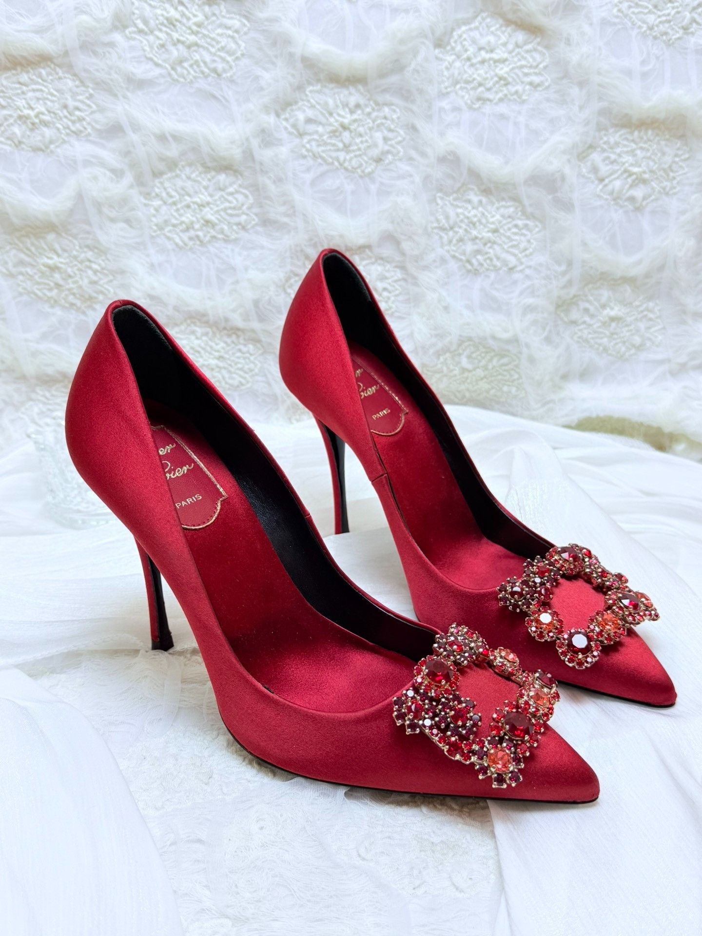 Roger Vivier Roger Vivier Retro Red Lowtop Sneakers us_6 Women Size US 6 / IT 36 - 2 Thumbnail