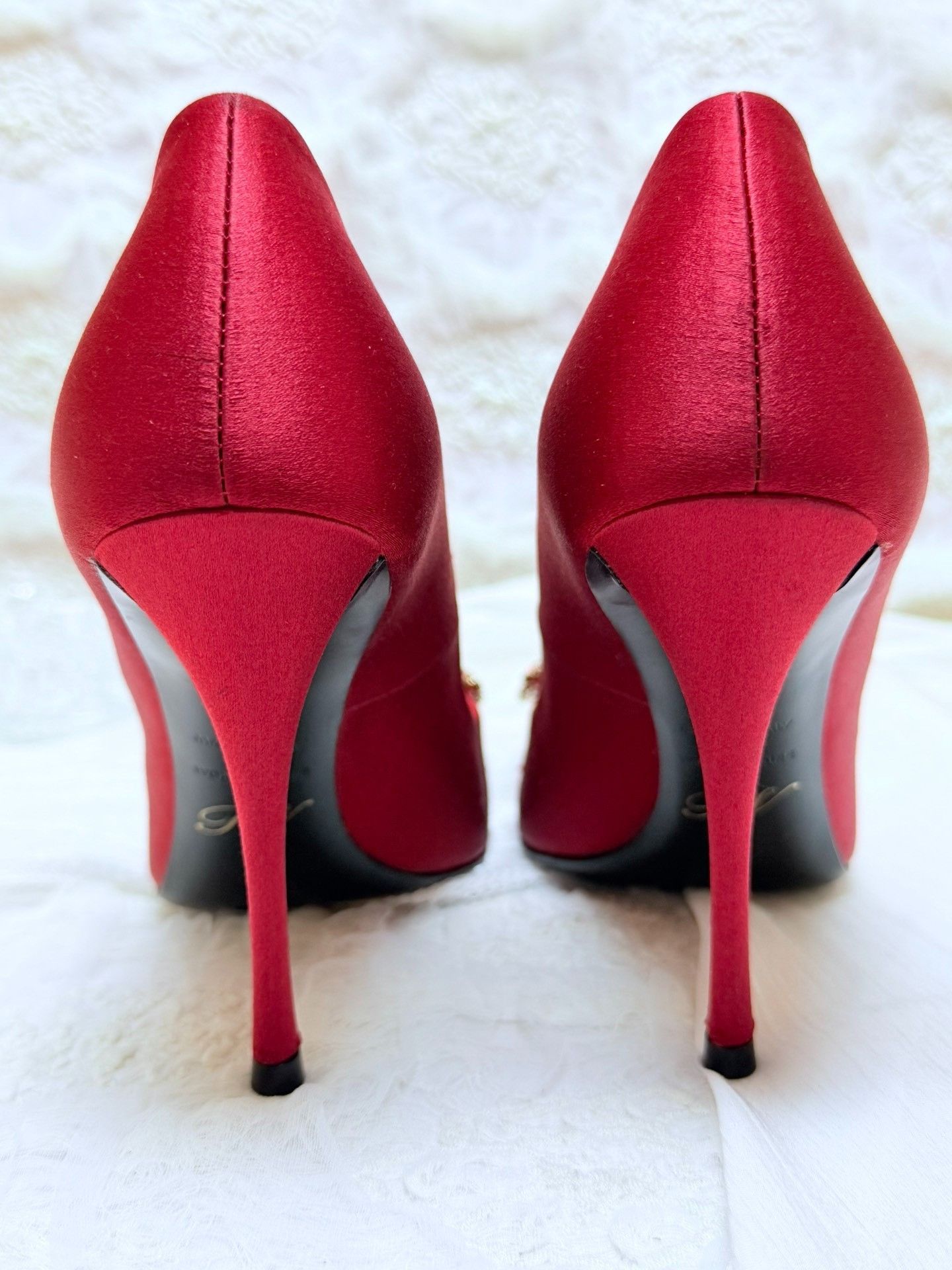 Roger Vivier Roger Vivier Retro Red Lowtop Sneakers us_6 Women Size US 6 / IT 36 - 4 Thumbnail